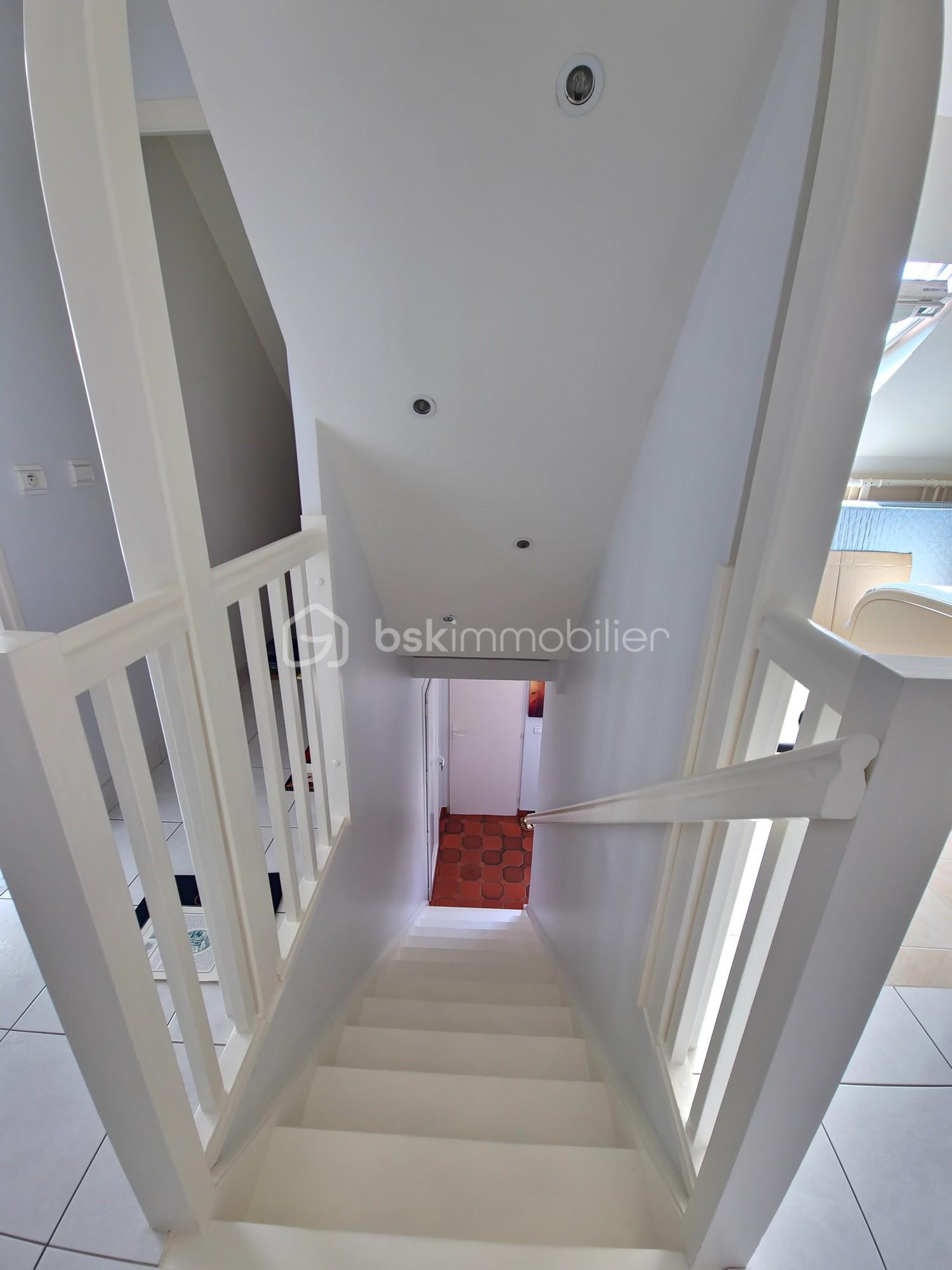 19 Escalier rdc au 1er.jpg