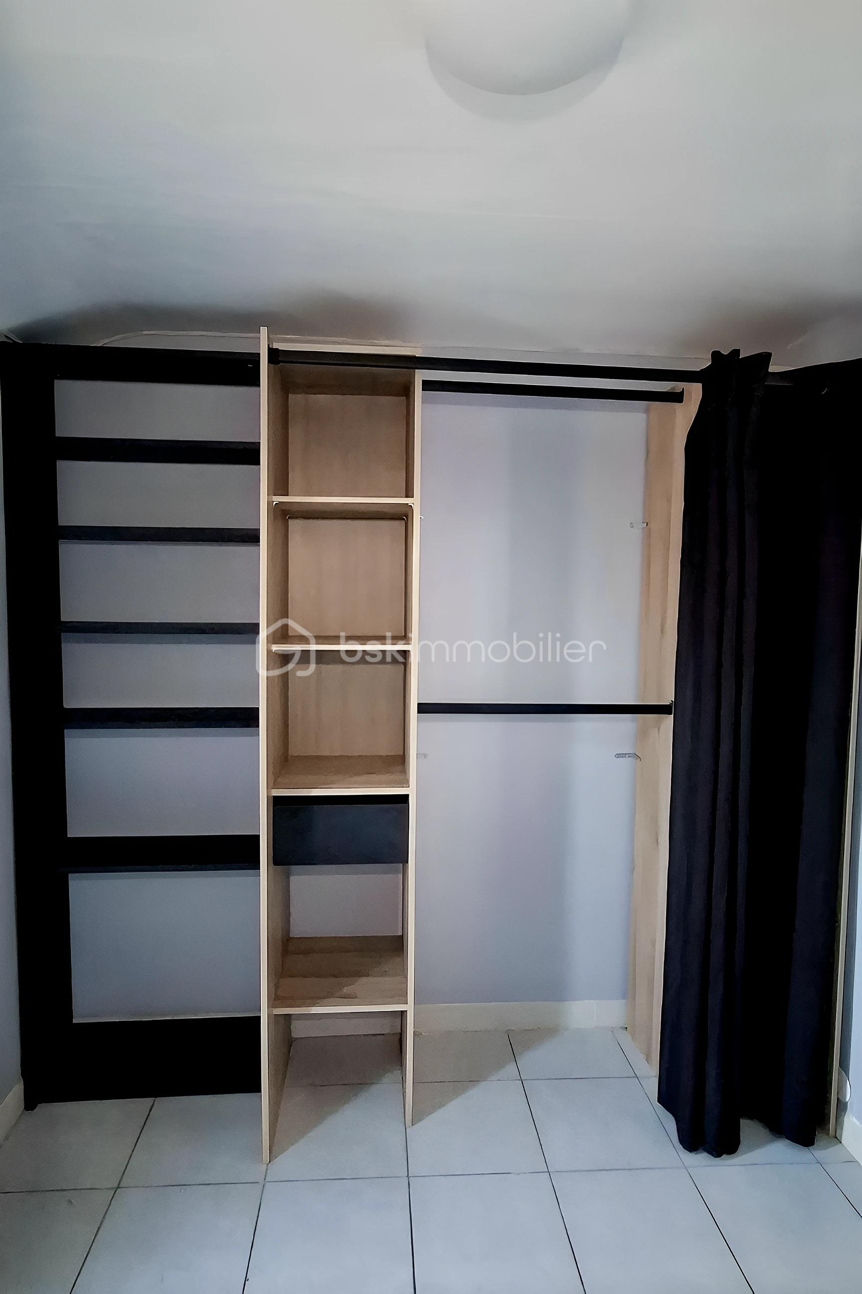 hoqi-67a6043ef111462bbb7ab5dad2be02be.jpg