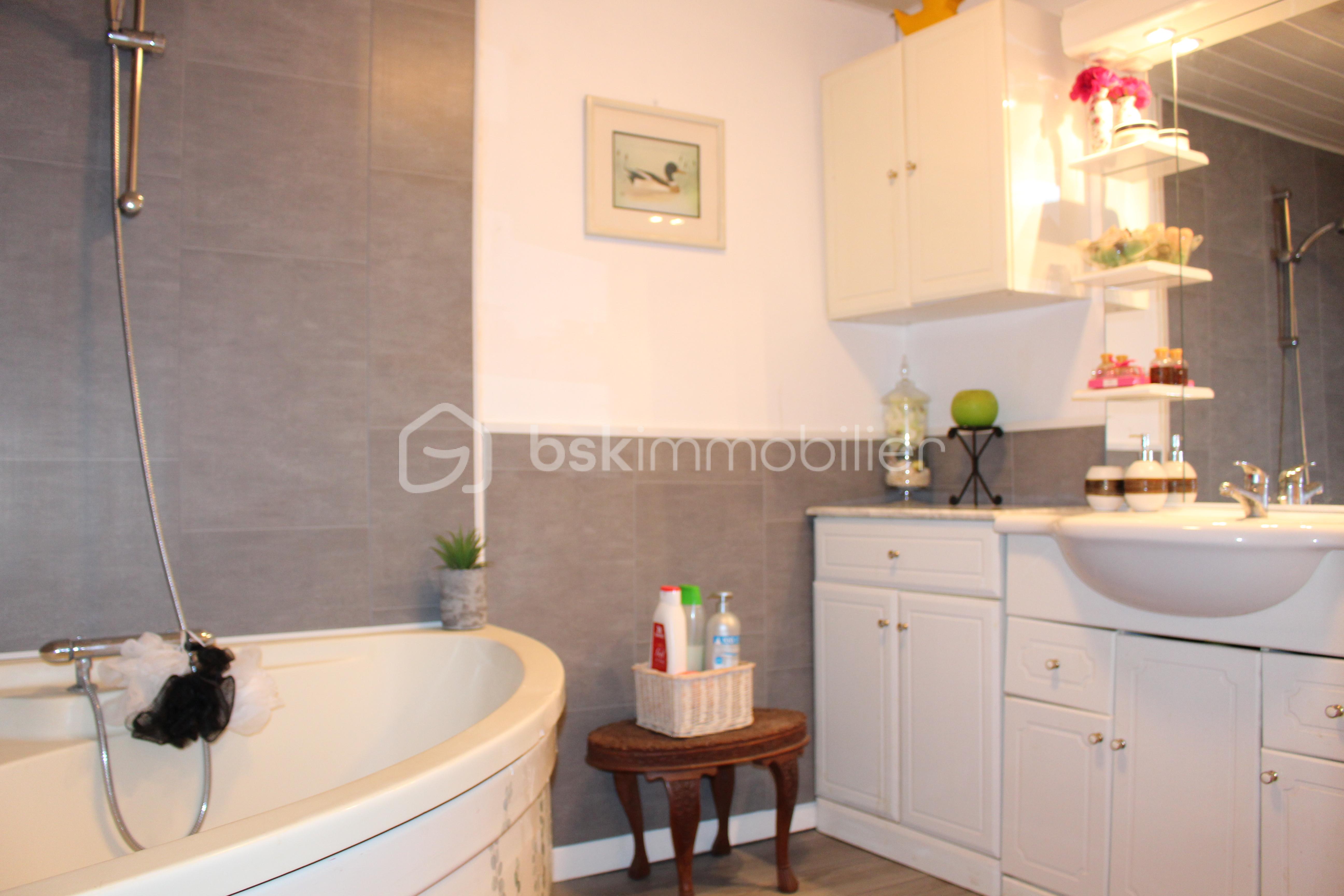 Maison de 168 m² - SDB.JPG