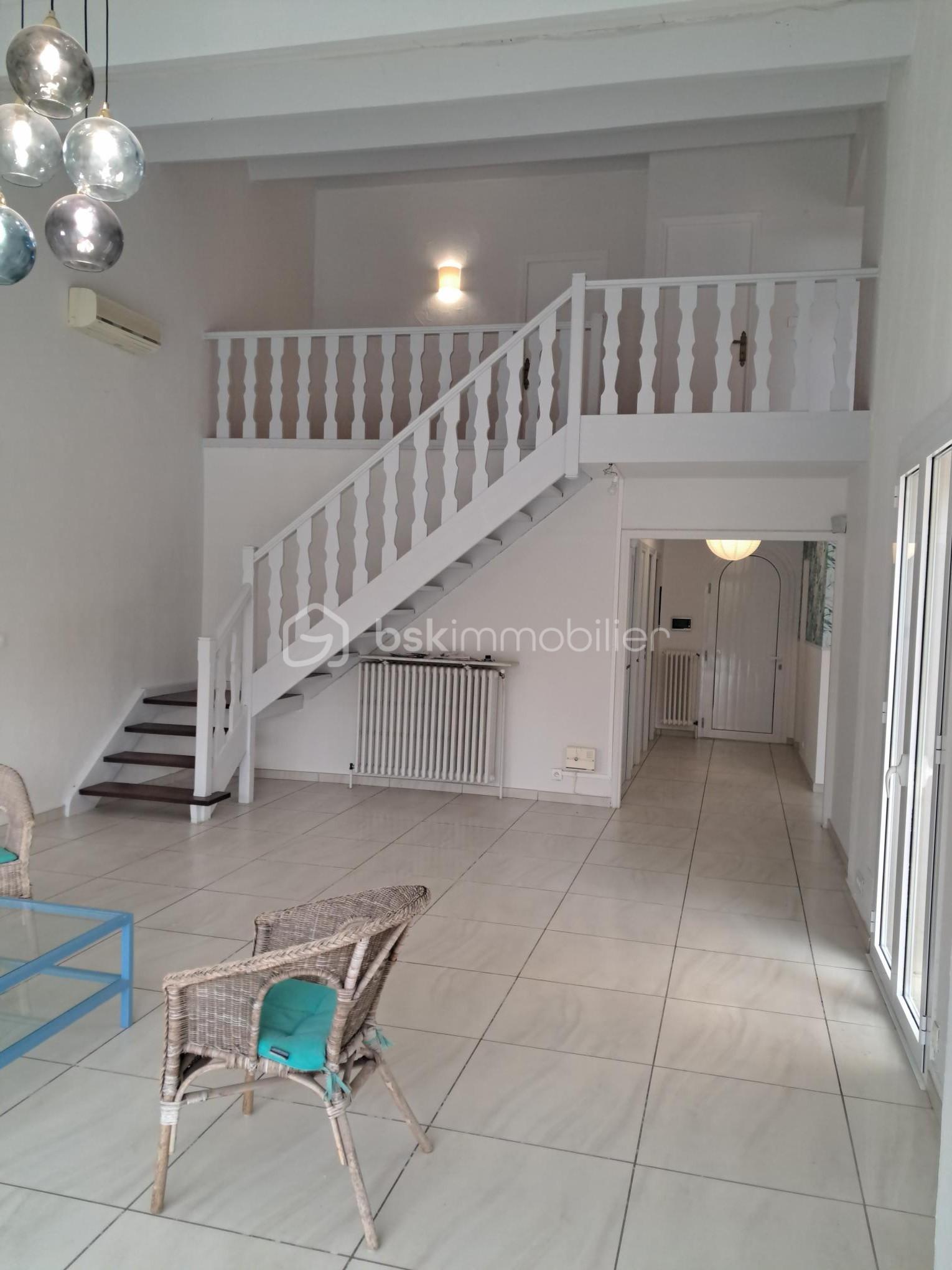 Maison d architecte de 170 m² - 10h-salon.jpg