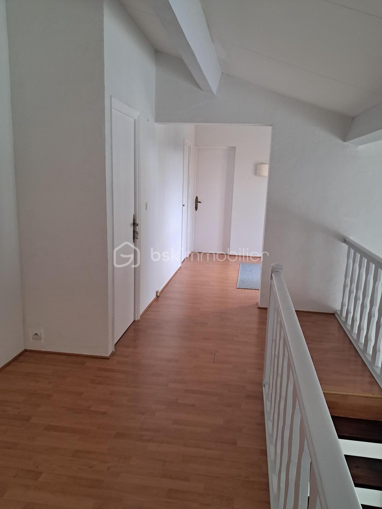 Maison d architecte de 170 m² - 13b-couloir haut.jpg