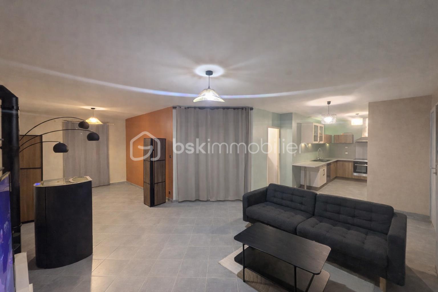 Maison de 74,18 m² - salon.png