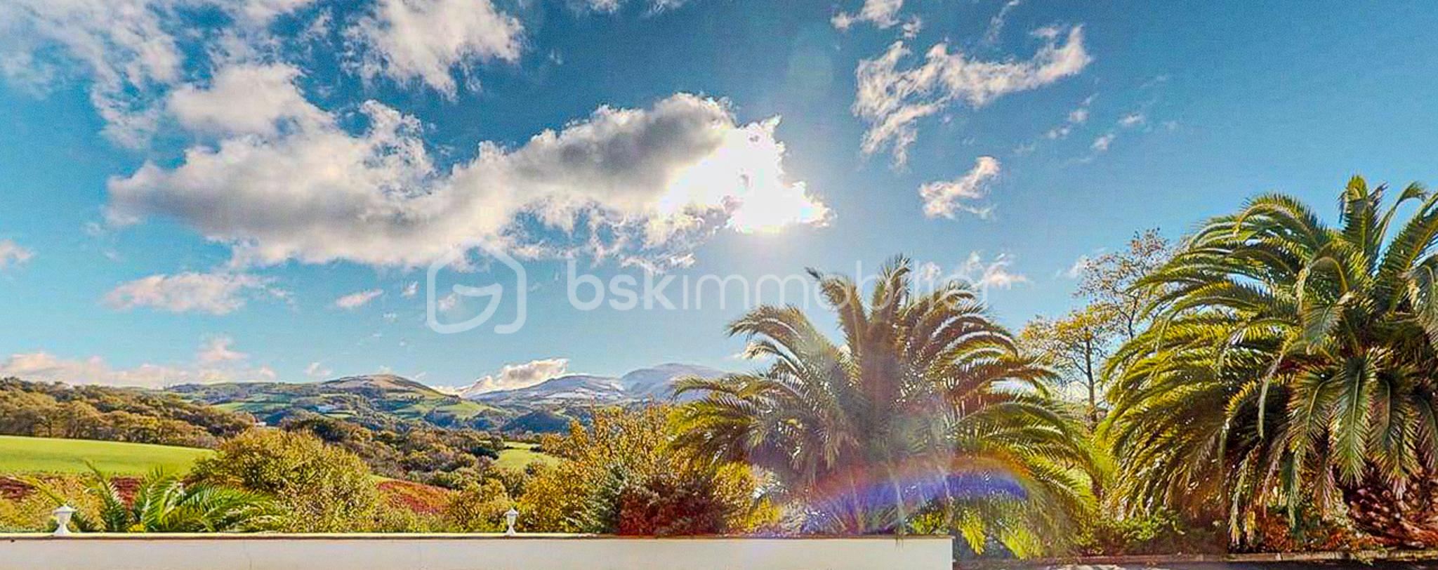 Maison de 311 m² - Maison-6-chambres-avec-piscine-Vue-panoramique-sur-les-Pyrenees-11222025_142624.jpg