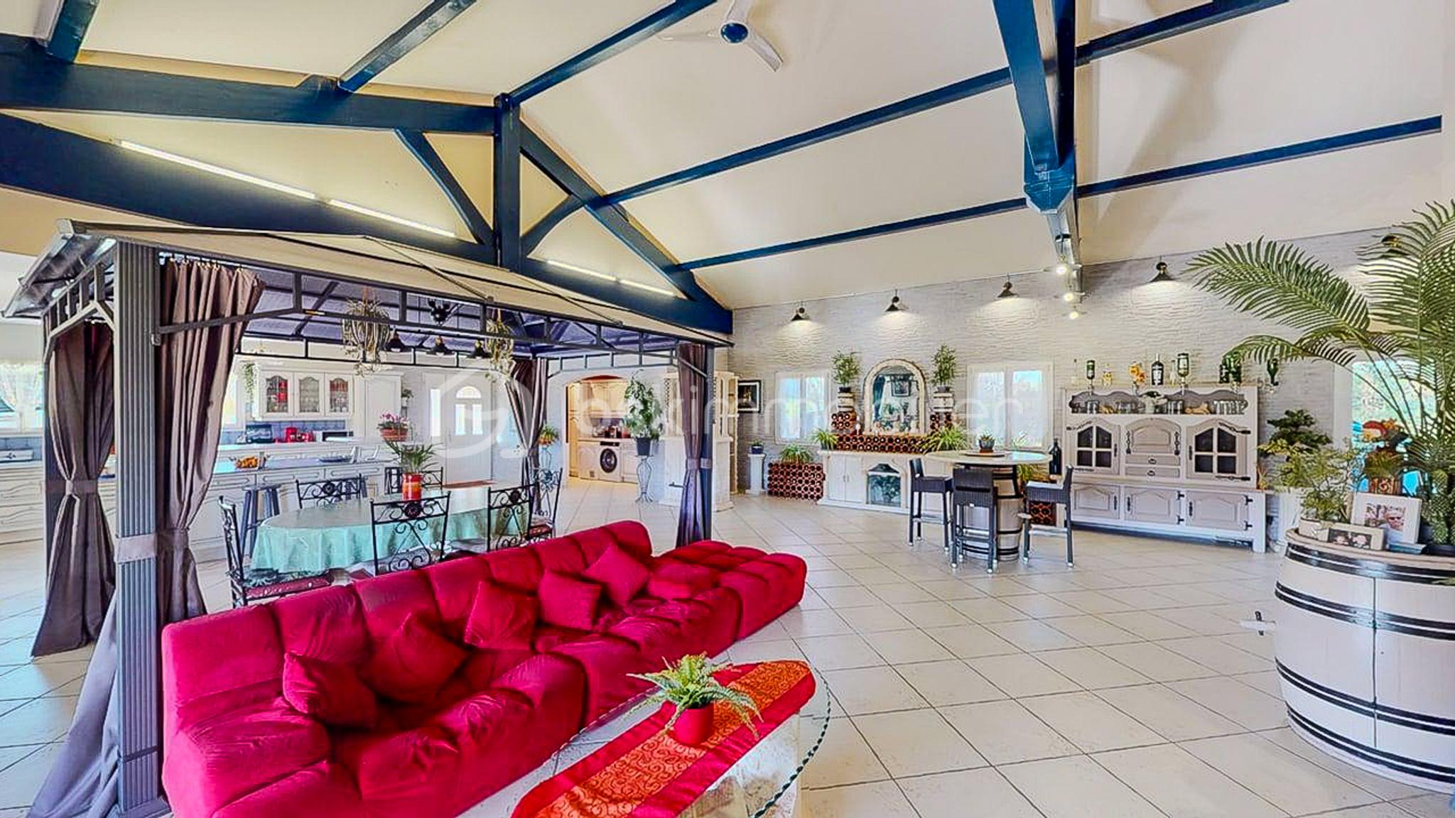 Maison de 311 m² - Maison-6-chambres-avec-piscine-Vue-panoramique-sur-les-Pyrenees-11222025_141948.jpg