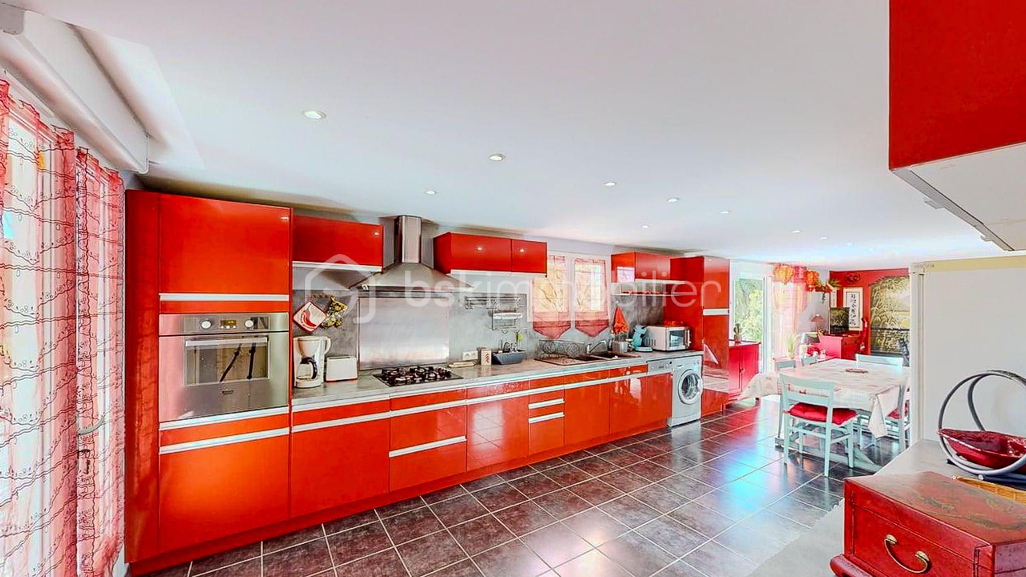 Maison de 311 m² - Maison-6-chambres-avec-piscine-Vue-panoramique-sur-les-Pyrenees-11222025_142601.jpg