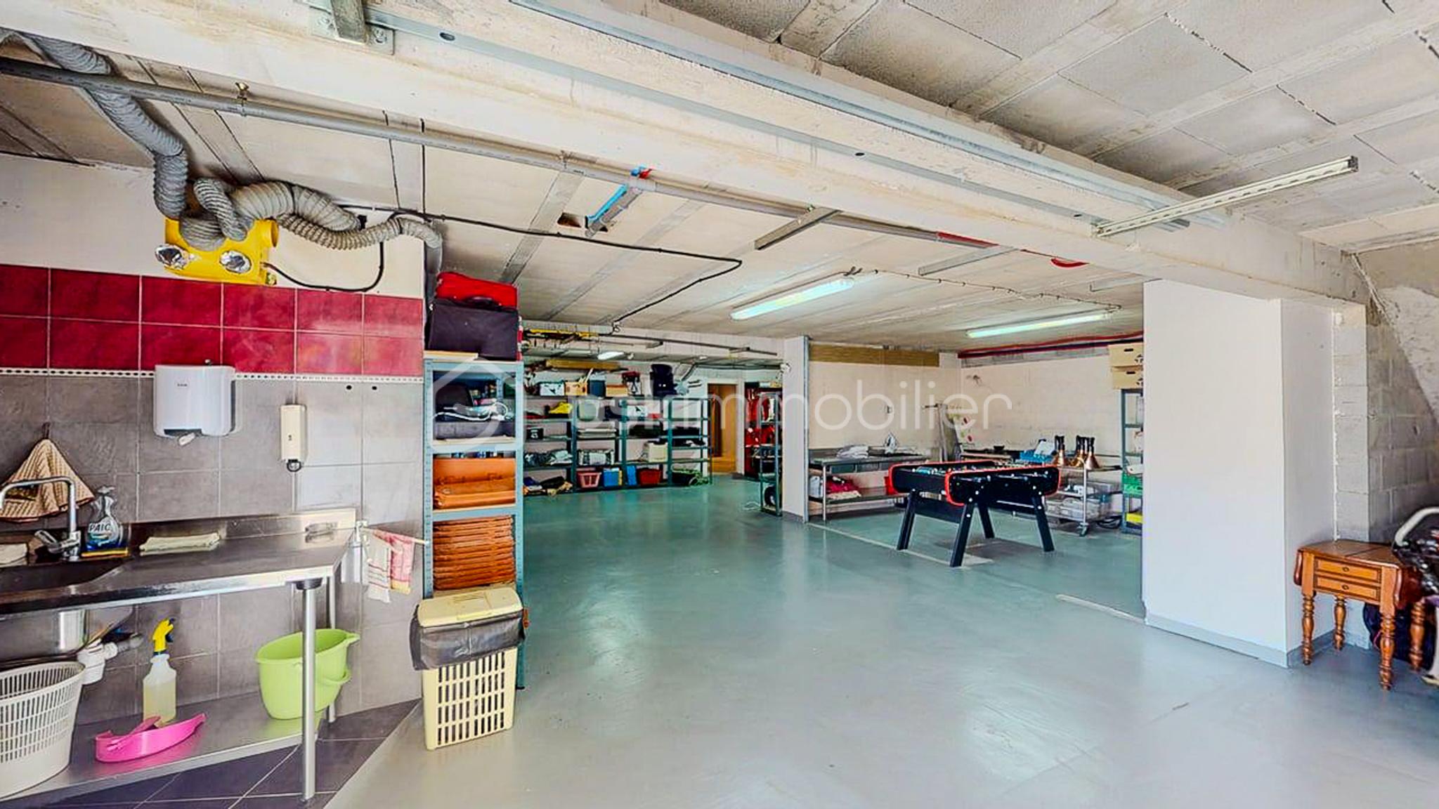 Maison de 311 m² - Maison-6-chambres-avec-piscine-Vue-panoramique-sur-les-Pyrenees-11222025_142501.jpg