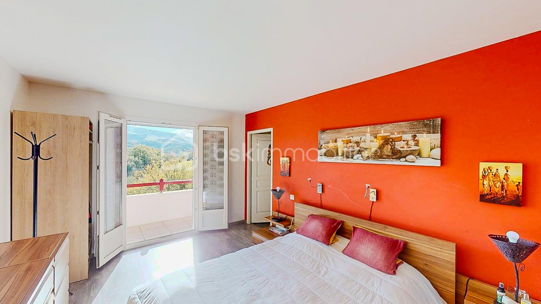 Maison de 311 m² - Maison-6-chambres-avec-piscine-Vue-panoramique-sur-les-Pyrenees-11222025_142027.jpg