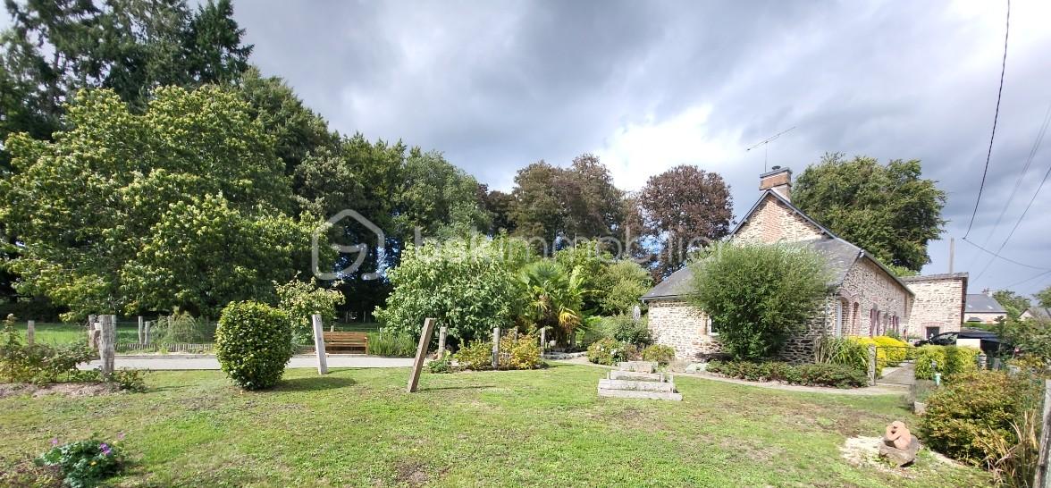 Maison longere de 200 m² - Ext devant (3).jpg