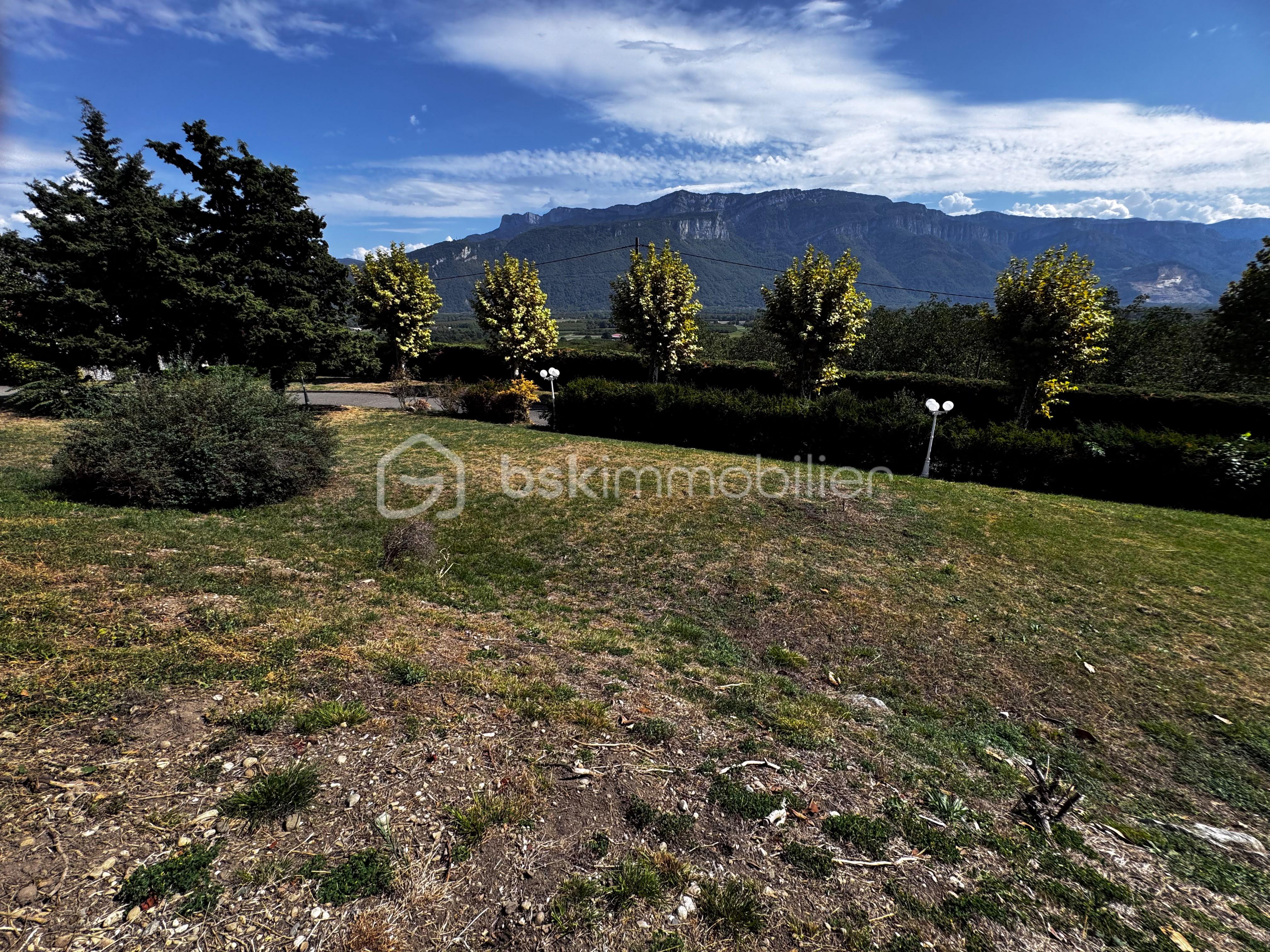 Lotissement de 1 339 m² à Tullins · 339 m² · 151 500 €