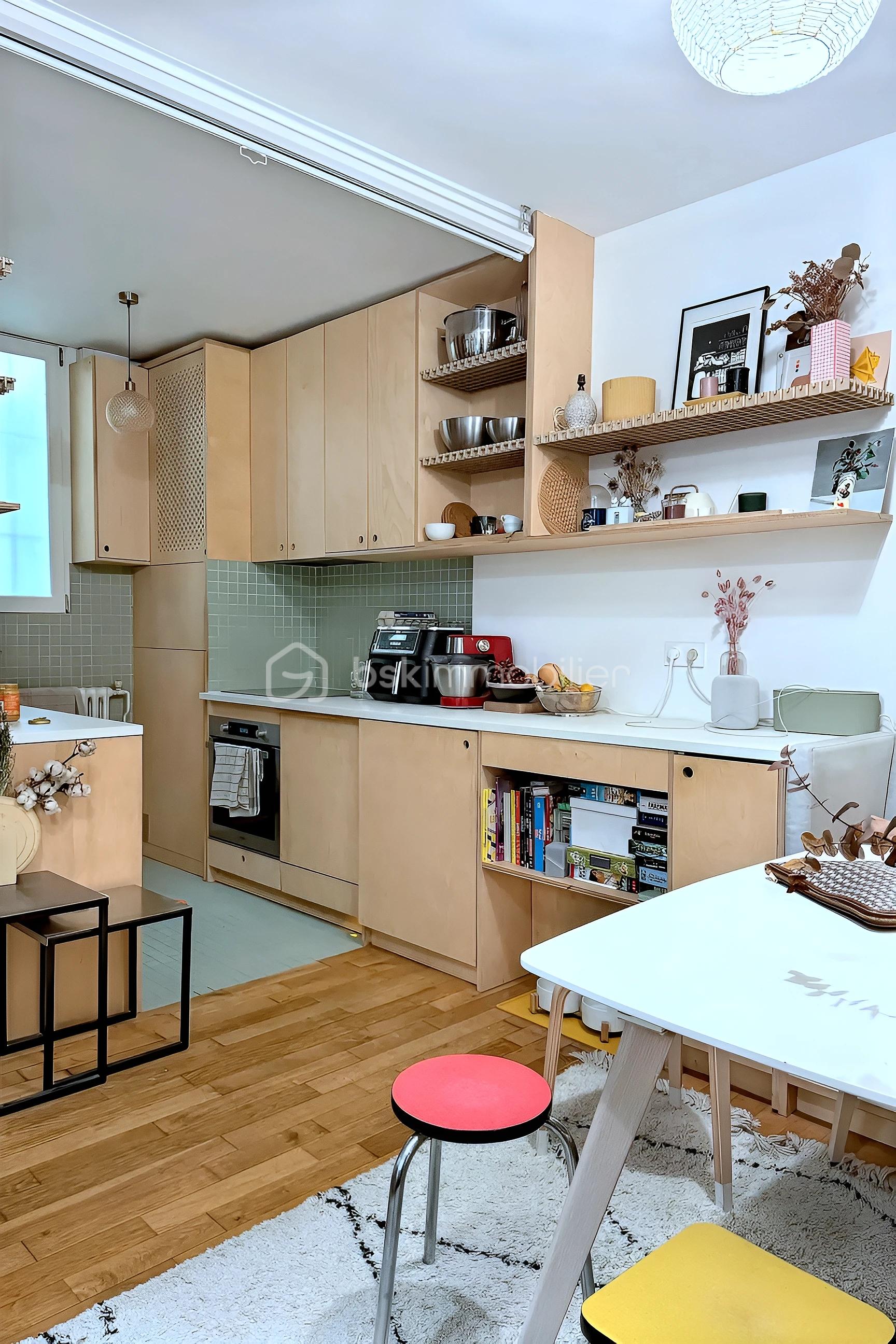 hoqi-b1e6a3a0cb3e4b778526a2f57e434810.jpeg