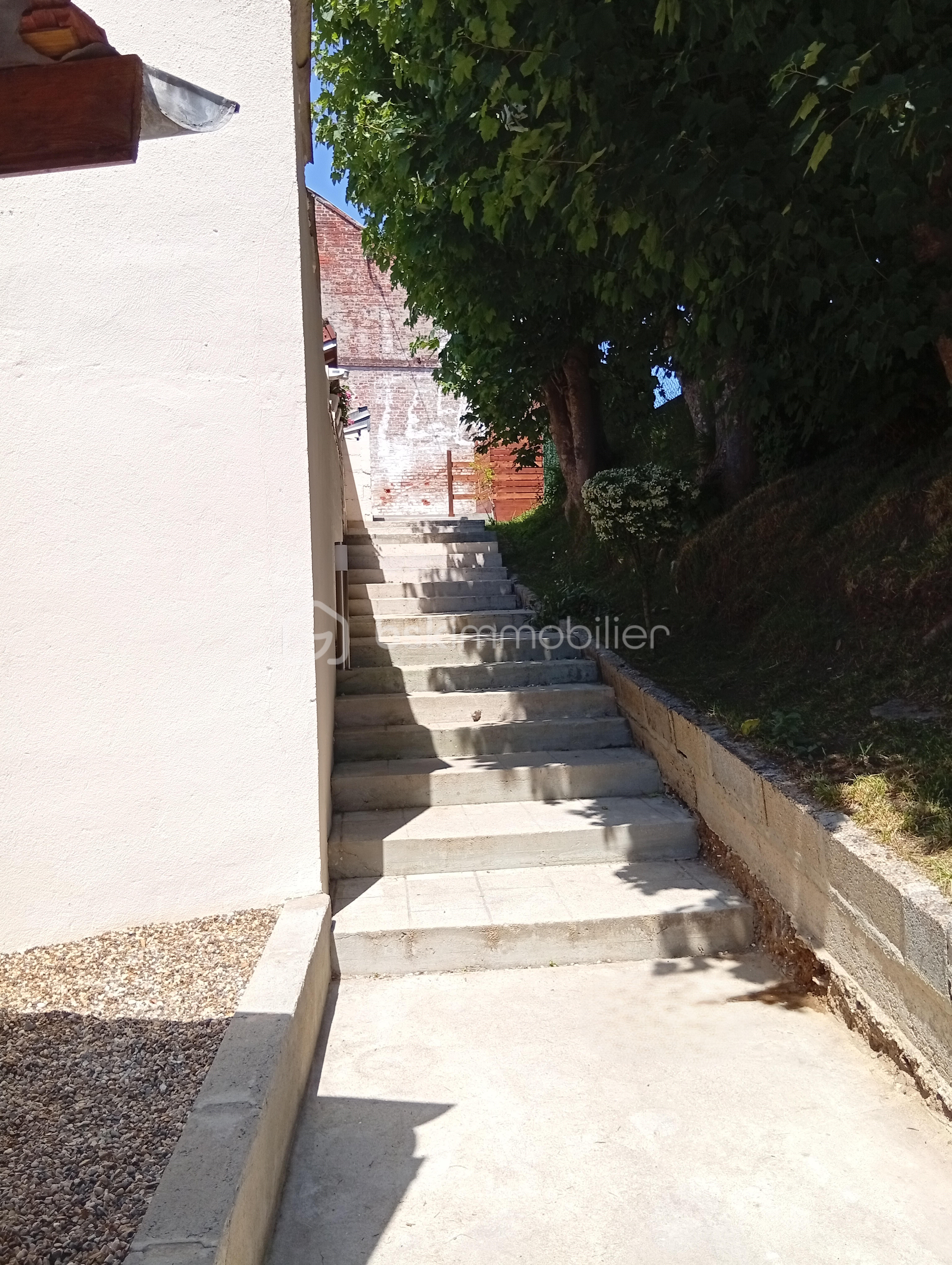 Maison ancienne de 109 m² - 00.Accès exterieur verrière.jpg