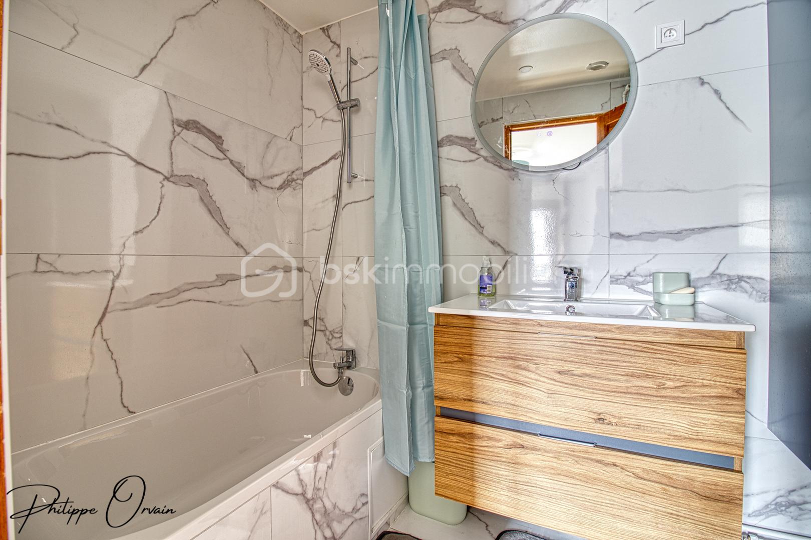 Local d'activités de 292 m² - IMG_8762_86.jpg