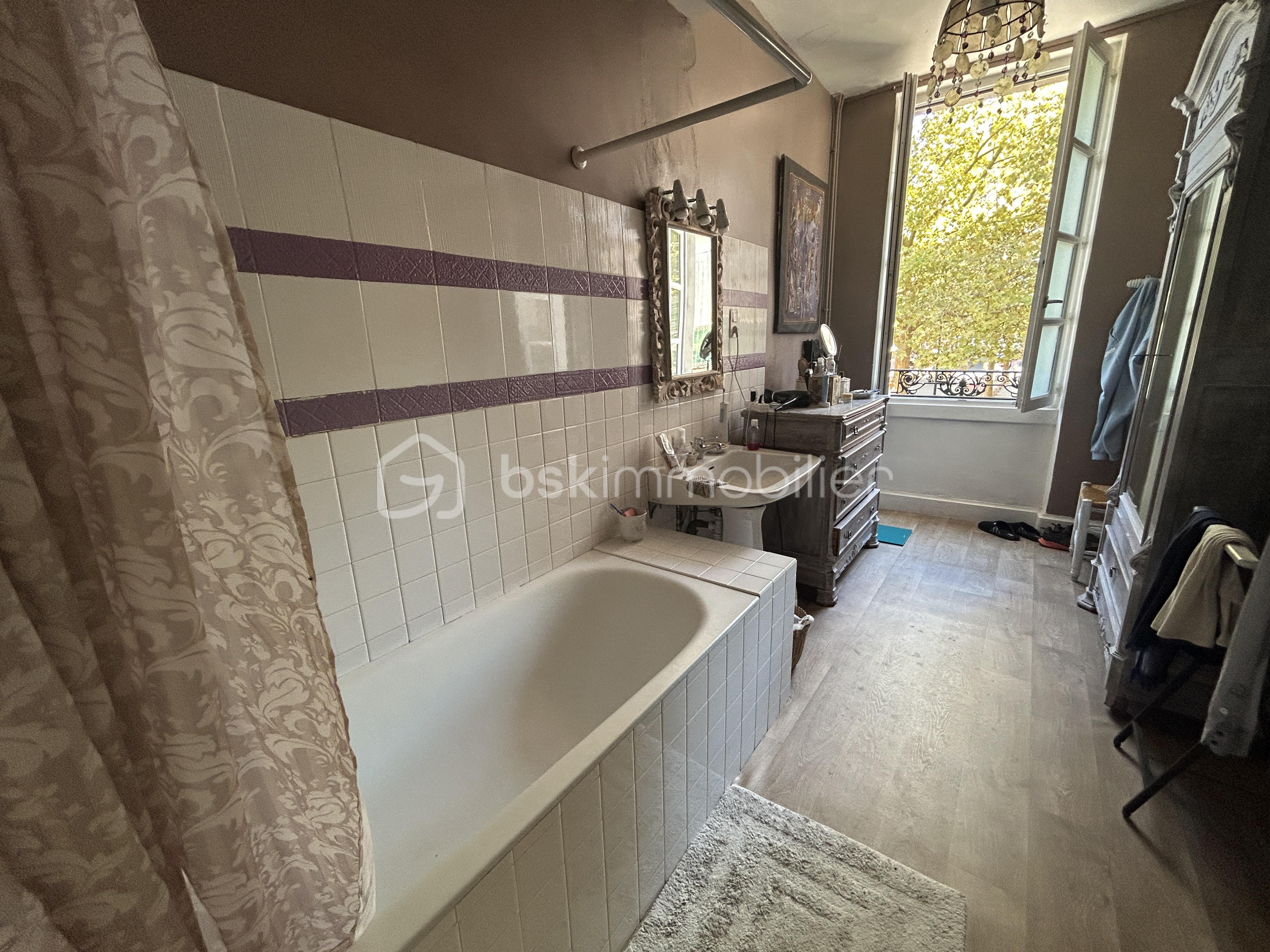 Immeuble de 353 m² - IMG_6340.JPG