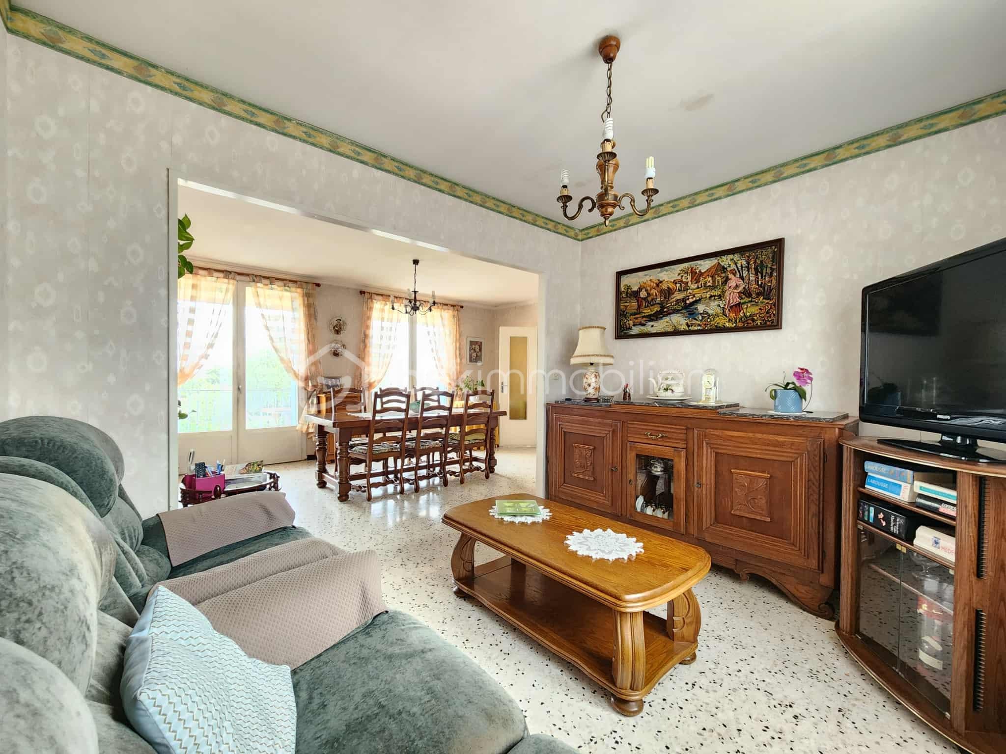 Maison de 214 m² - b98b2b0c-ff66-4b4a-b15e-e8dbbaca2677 (1).jpg