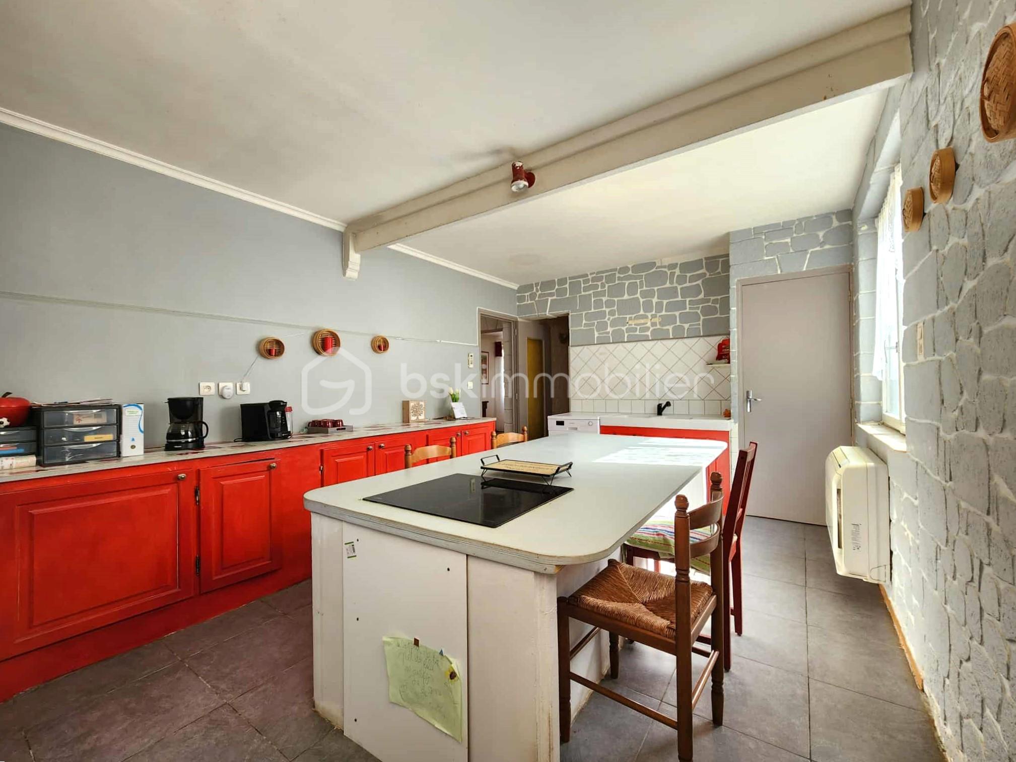 Maison de 214 m² - a563c885-9828-4133-a4b9-7a683915401e.jpg
