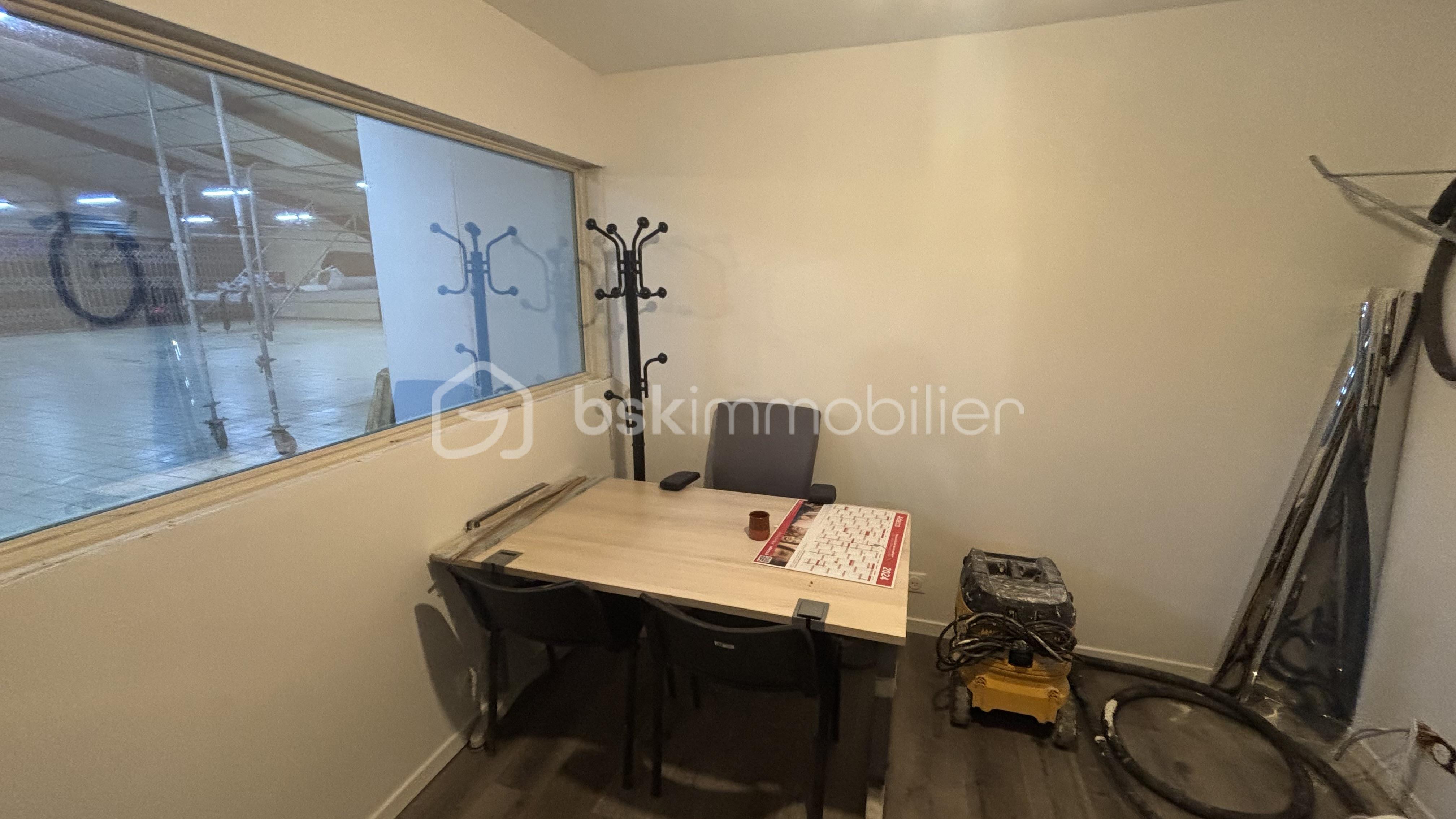 Local d'activités de 400 m² - IMG_4215.jpeg