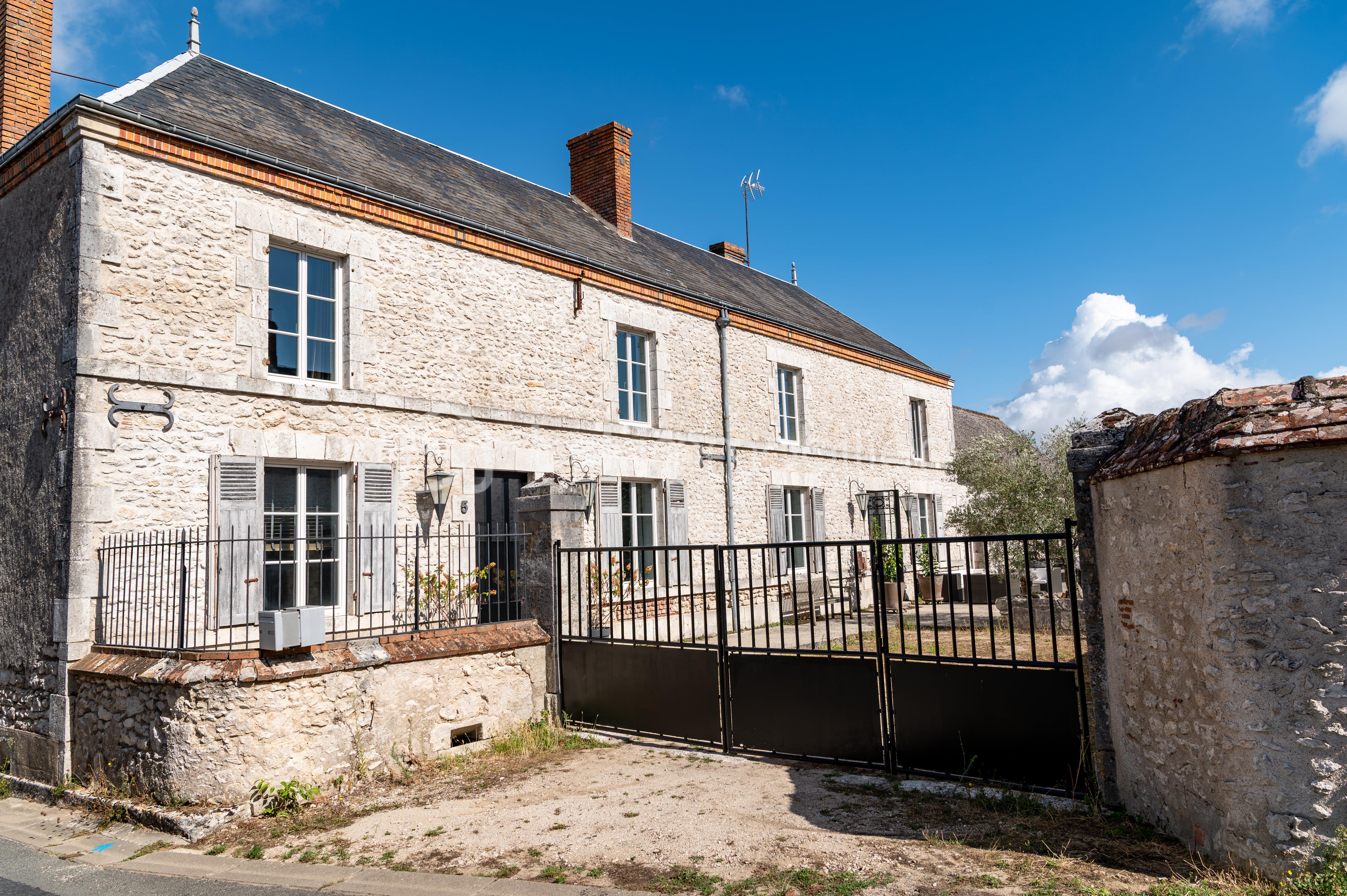 Maison 7 pièces 252 m² · à Lailly-en-Val · 252 m² · 537 000 €