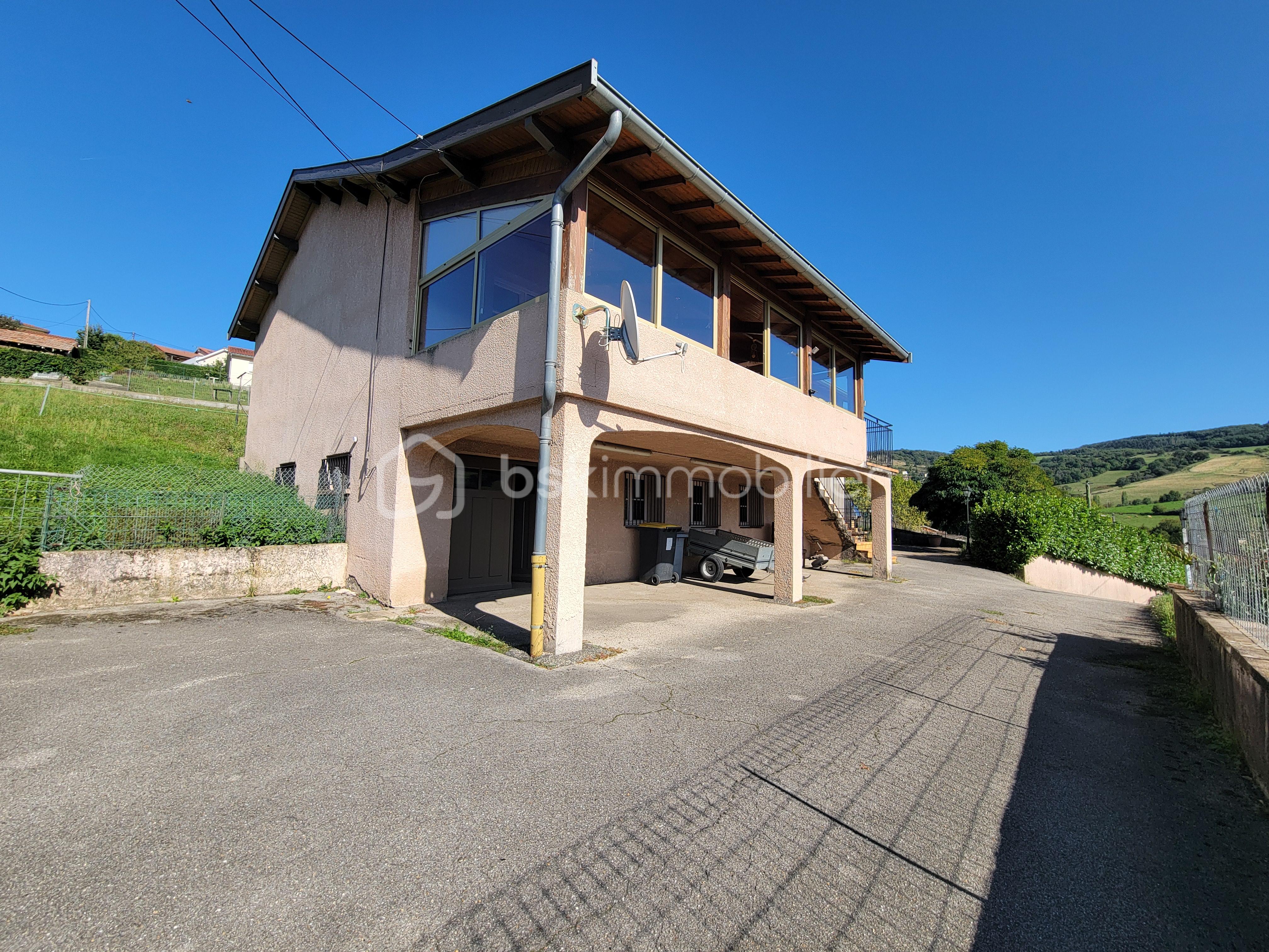 Maison traditionnelle de 119,80 m² - FacadeAV2.jpg