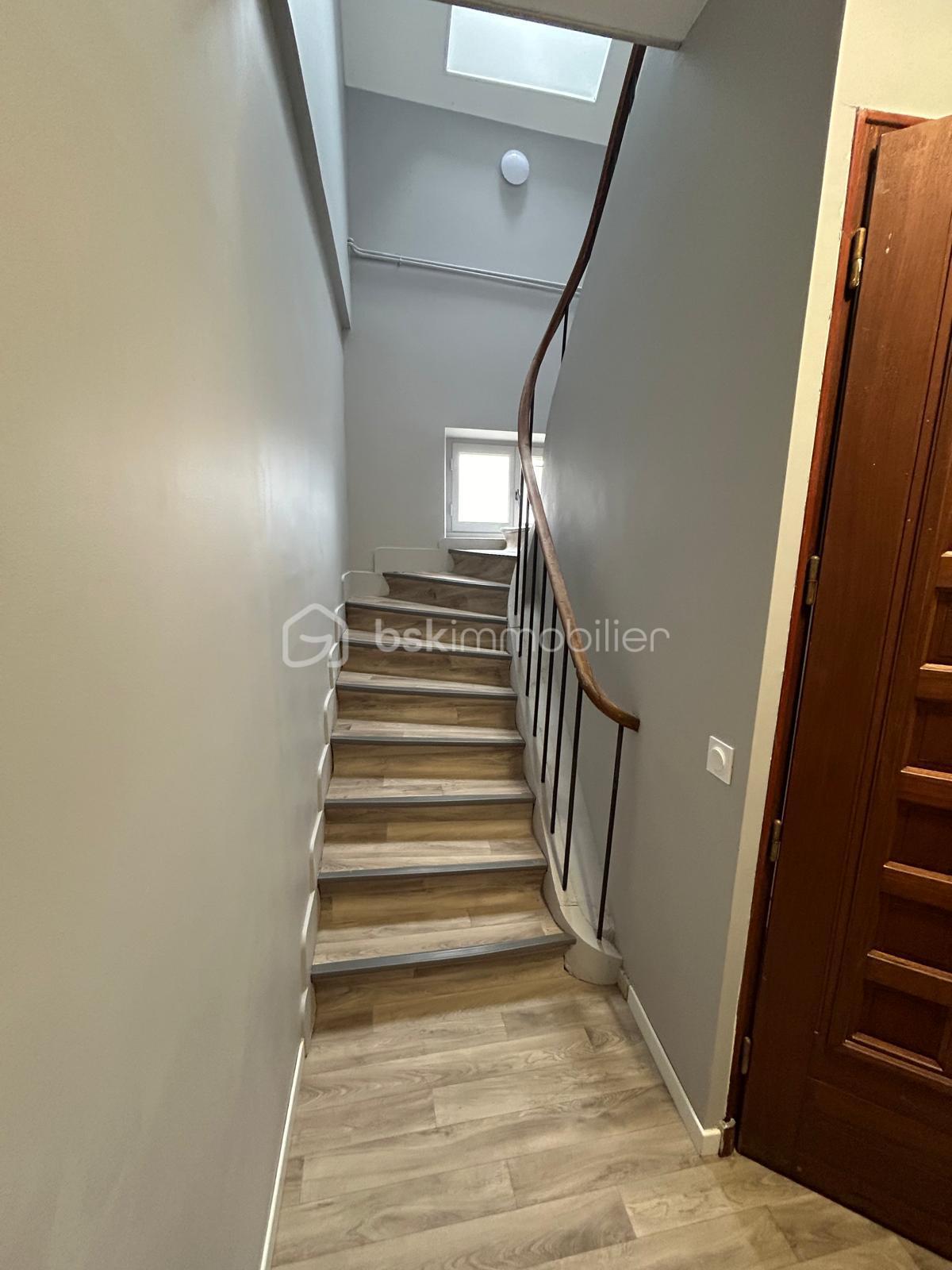 Immeuble mixte de 504 m² - IMG-20251028-WA0018.jpg