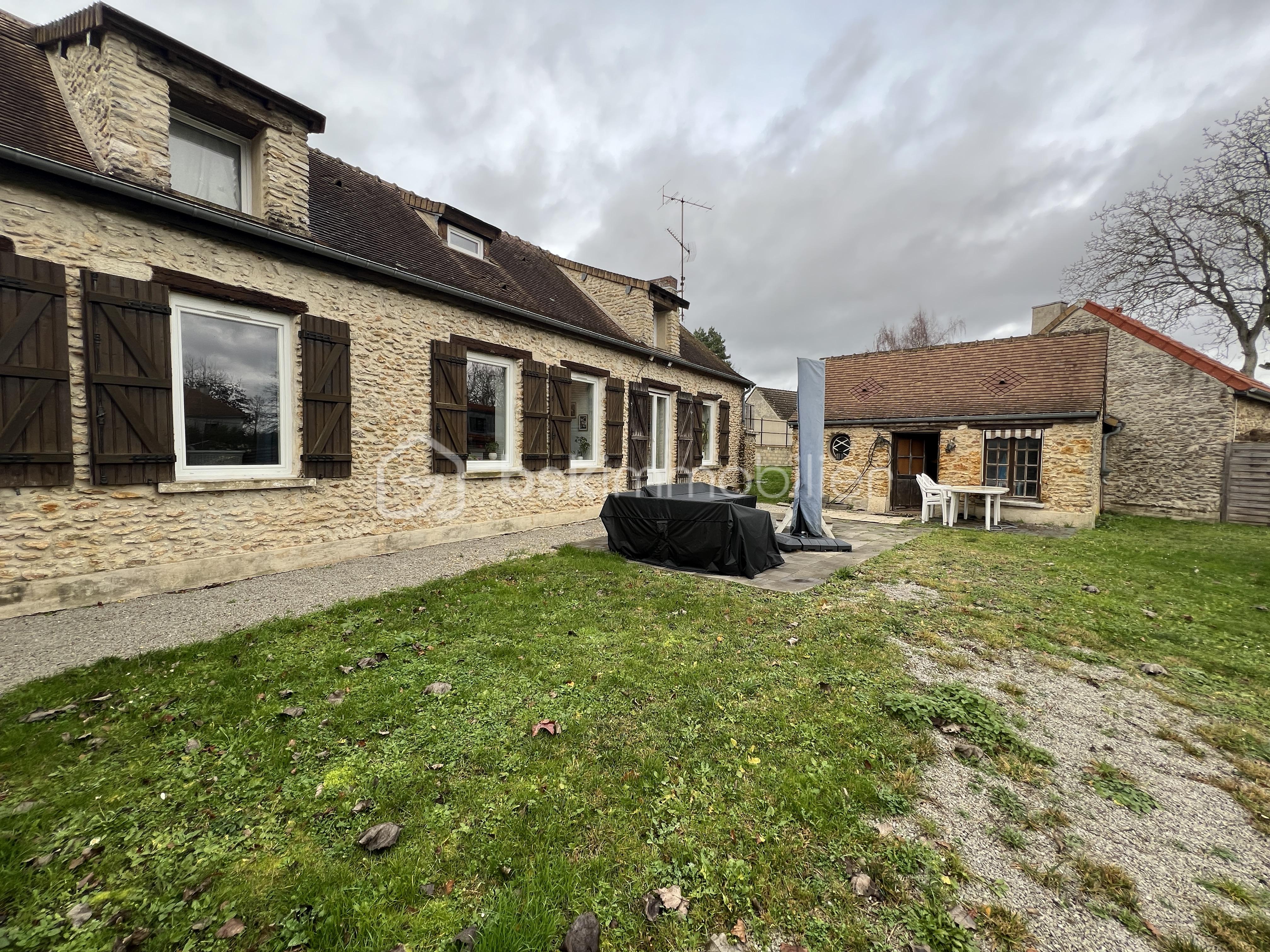 Maison ancienne de 109 m² - NICOLAS VAN DE WALLE GAMBAIS PERDREAUVILLE MADAME PUY 8.JPG