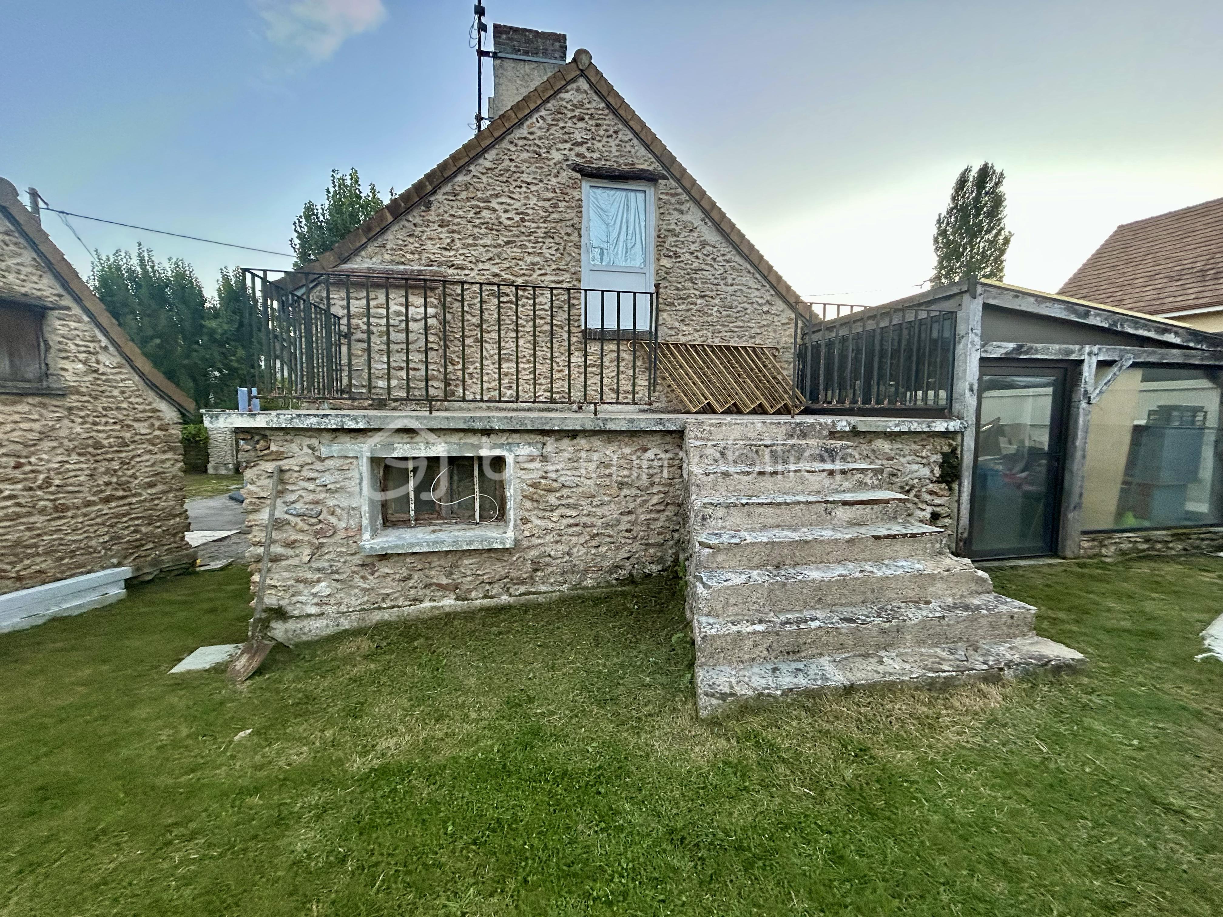 Maison ancienne de 109 m² - tempImageeKcQOn.png