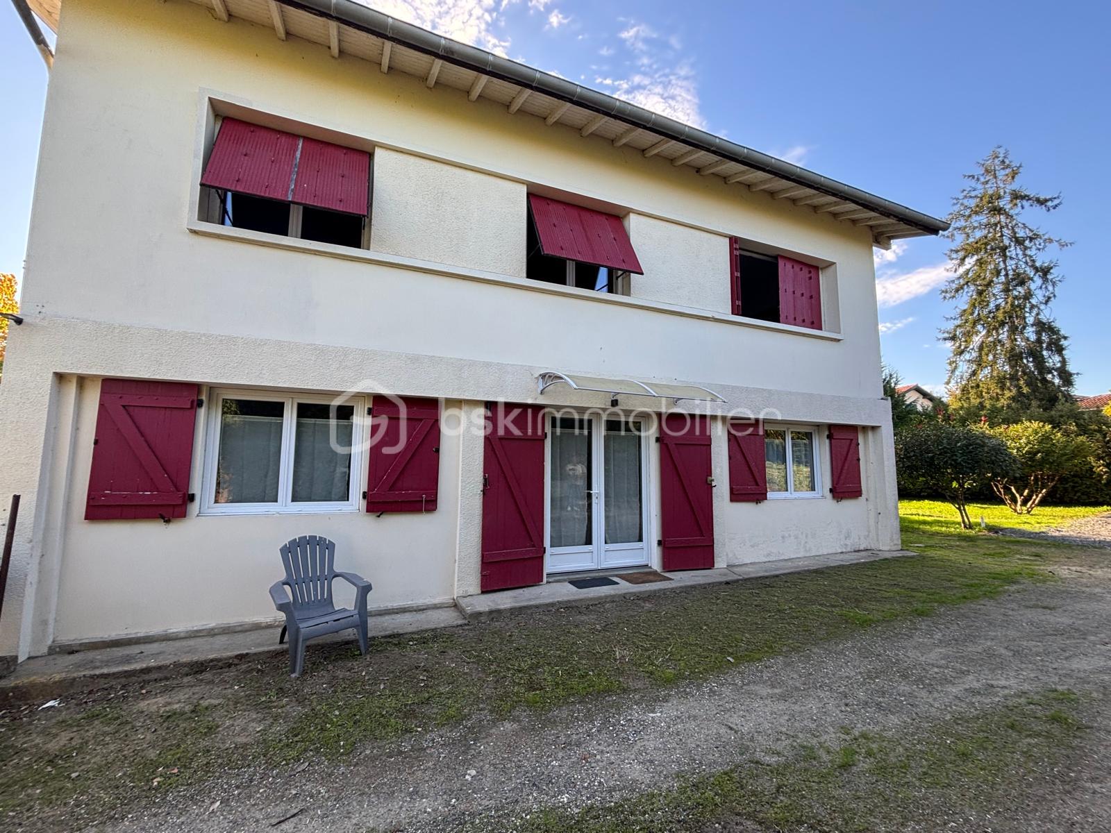 Immeuble mixte de 250 m² - WhatsApp Image 2025-10-17 à 10.14.55_a7153a1e.jpg