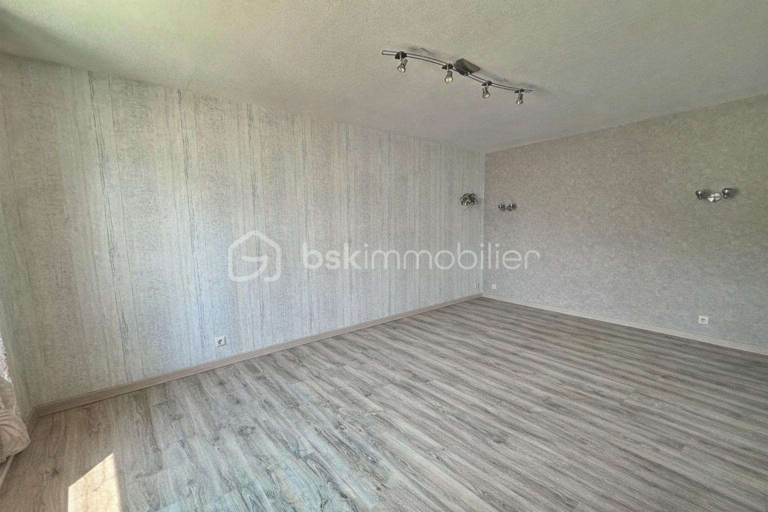 ChatGPT Image 4 mars 2026, 15_40_26.png