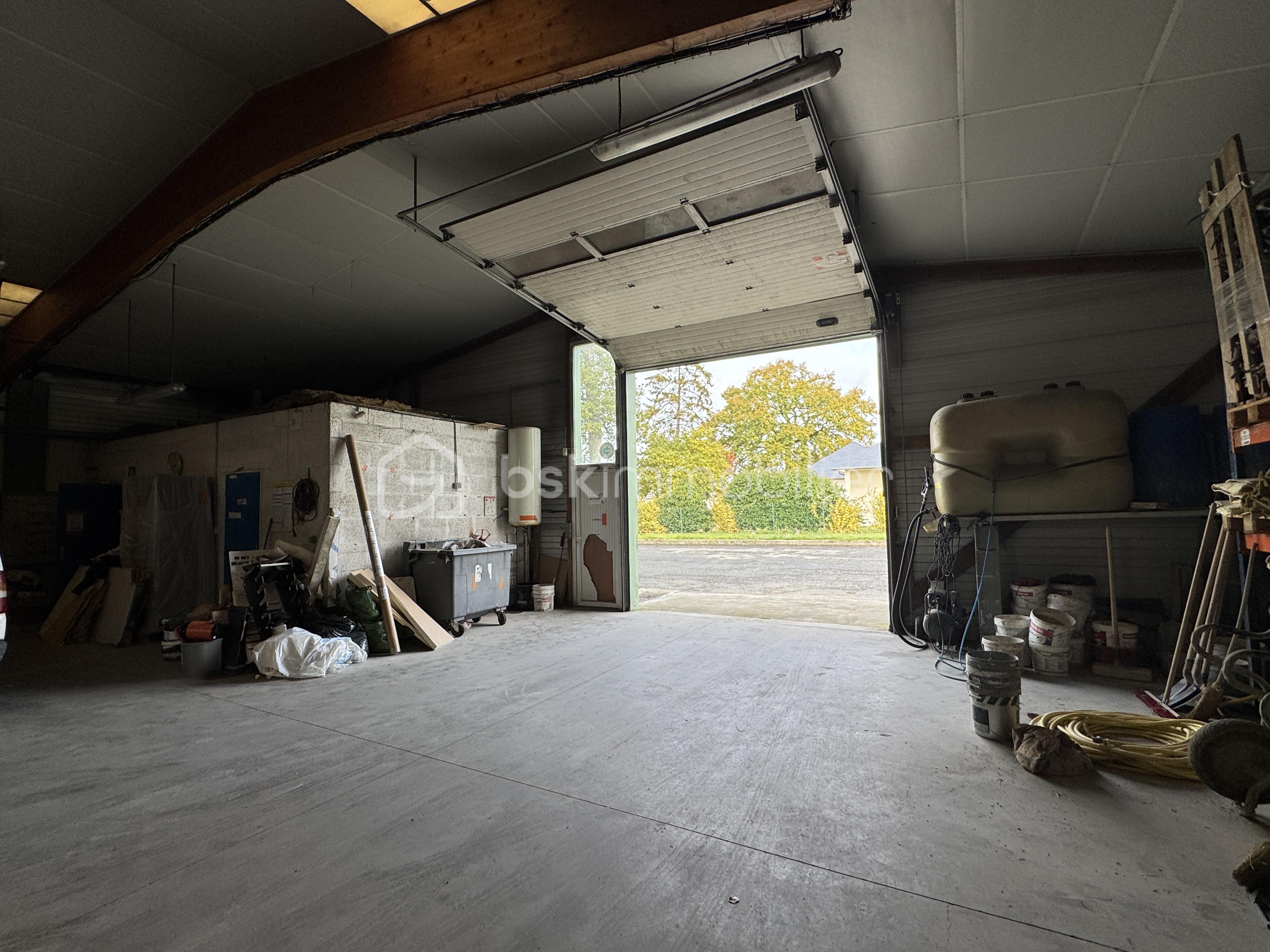 Local commercial de 540 m² - MONGODIN IMG_4572.JPG