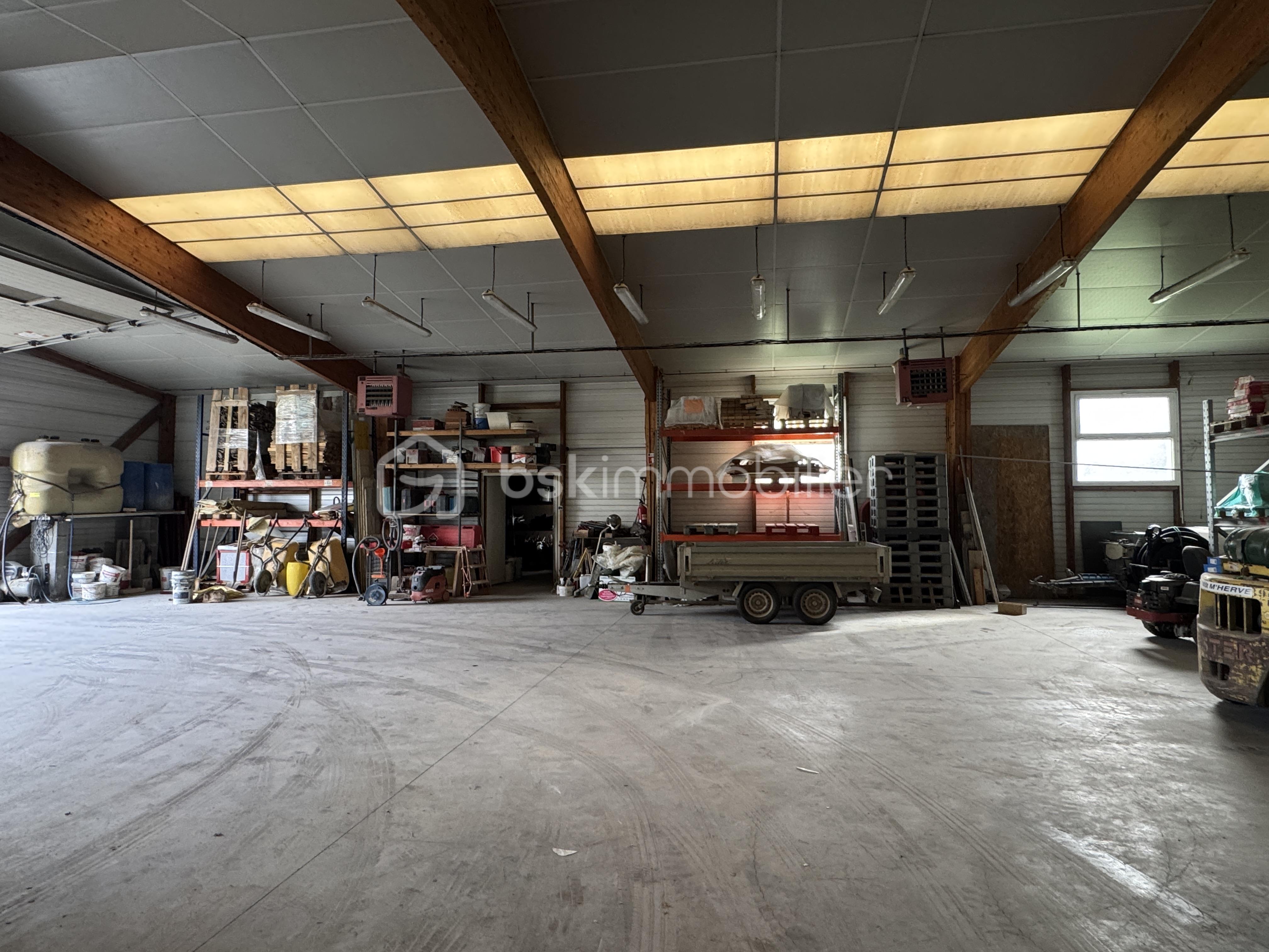 Local commercial de 540 m² - MONGODIN IMG_4569.JPG