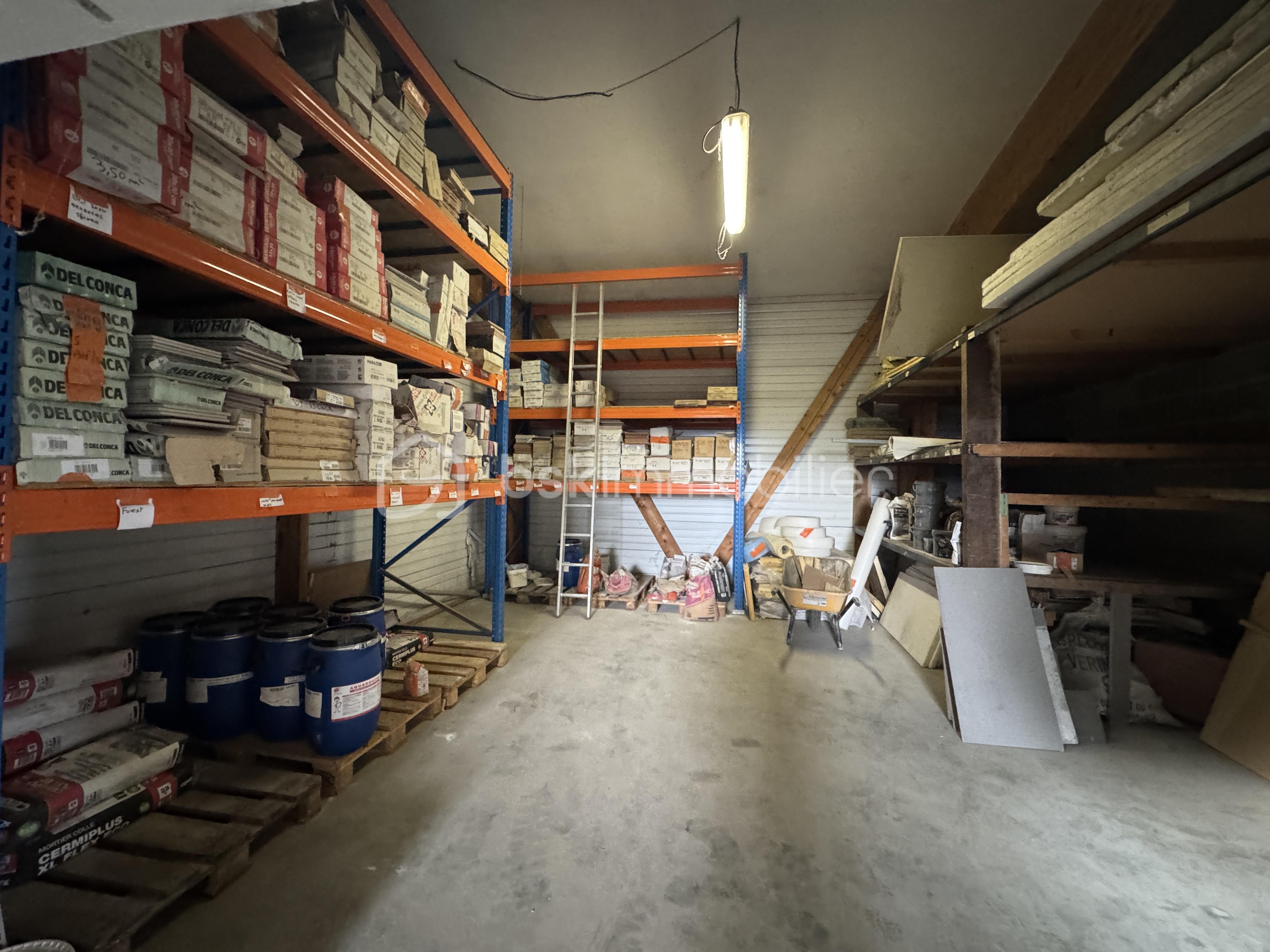 Local commercial de 540 m² - MONGODIN IMG_4570.JPG