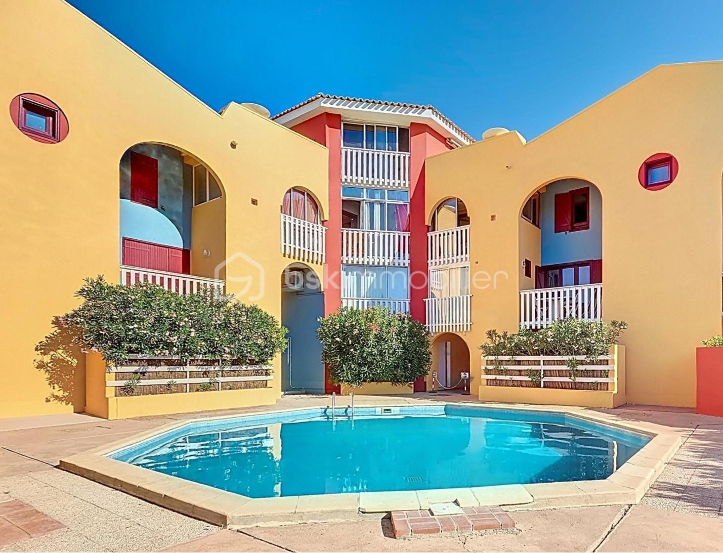 Appartement de 38 m² - piscine.jpeg