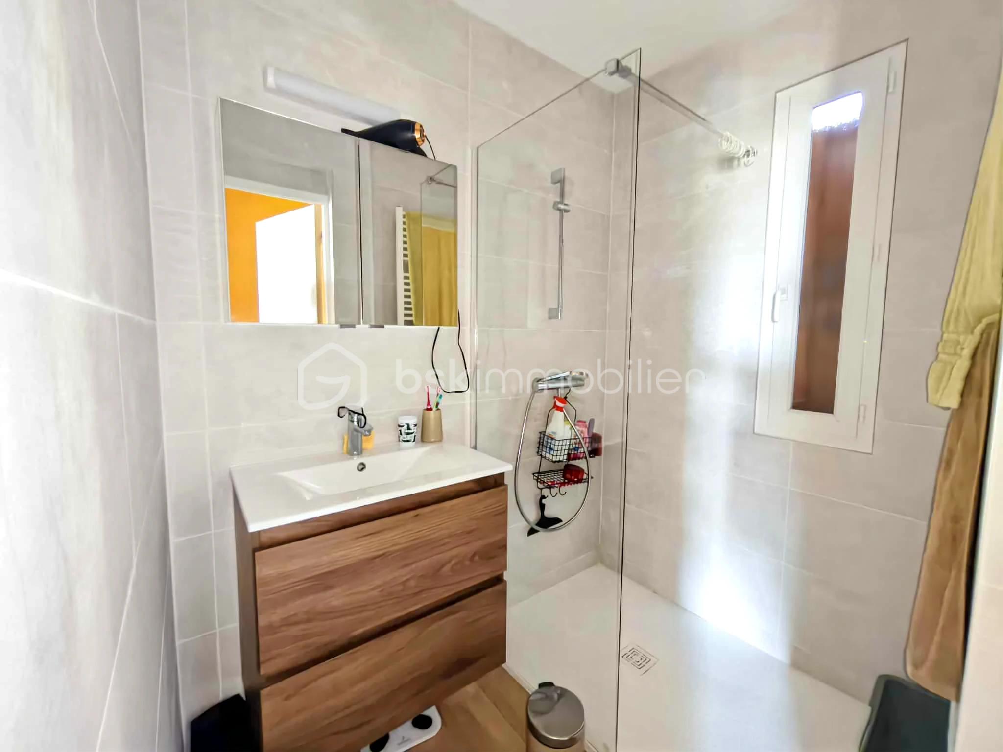 Pavillon de 95 m² - ce22920b-8715-43b5-9421-85e70d8b08ae.jpg
