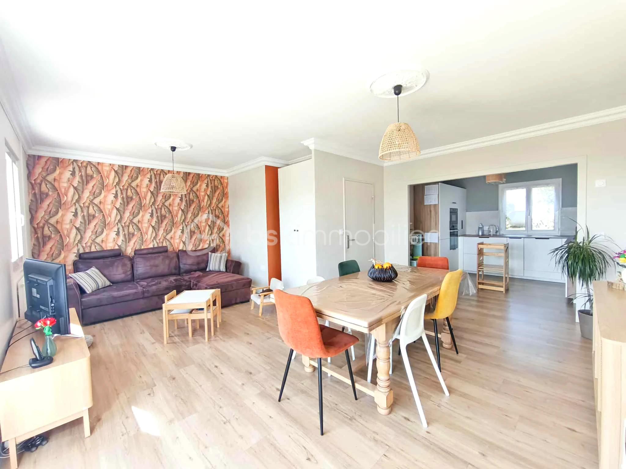 Pavillon de 95 m² - 99c7b104-85c1-4375-8e14-c7c1d2a2b8cf.jpg