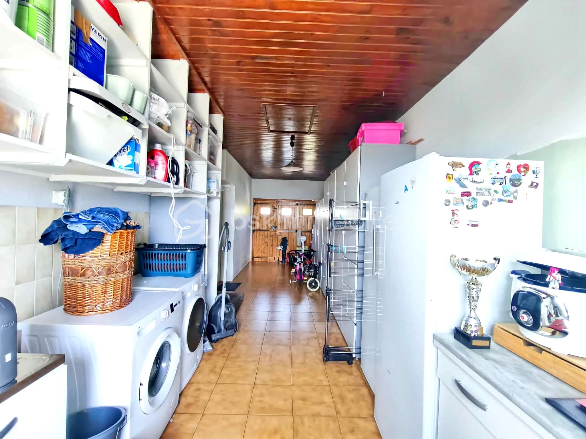 Pavillon de 95 m² - 3f0d43bc-200e-4715-91c7-cbee42ef1de1.jpg