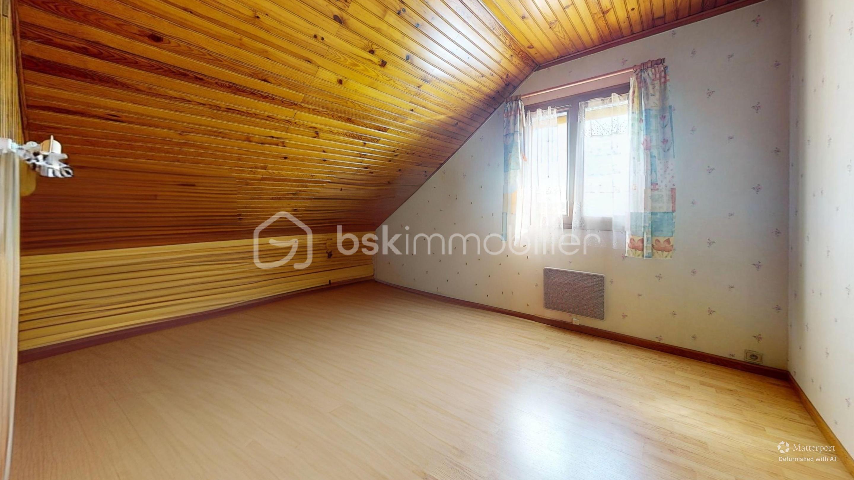 MAISON-DE-MACON-SUR-SOUS-SOL-Bedroom-Defurnished.jpg