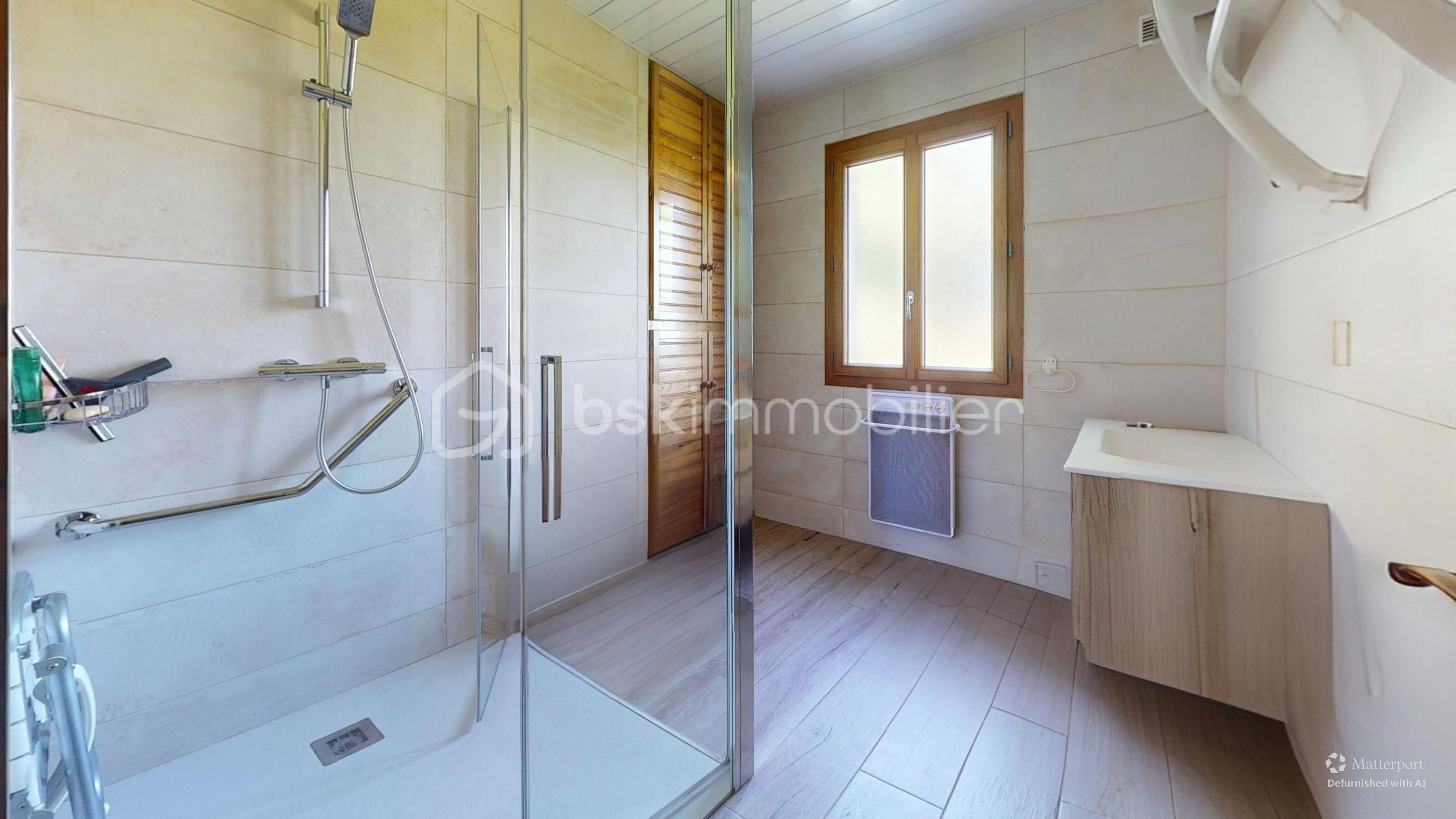 MAISON-DE-MACON-SUR-SOUS-SOL-Bathroom-Defurnished.jpg