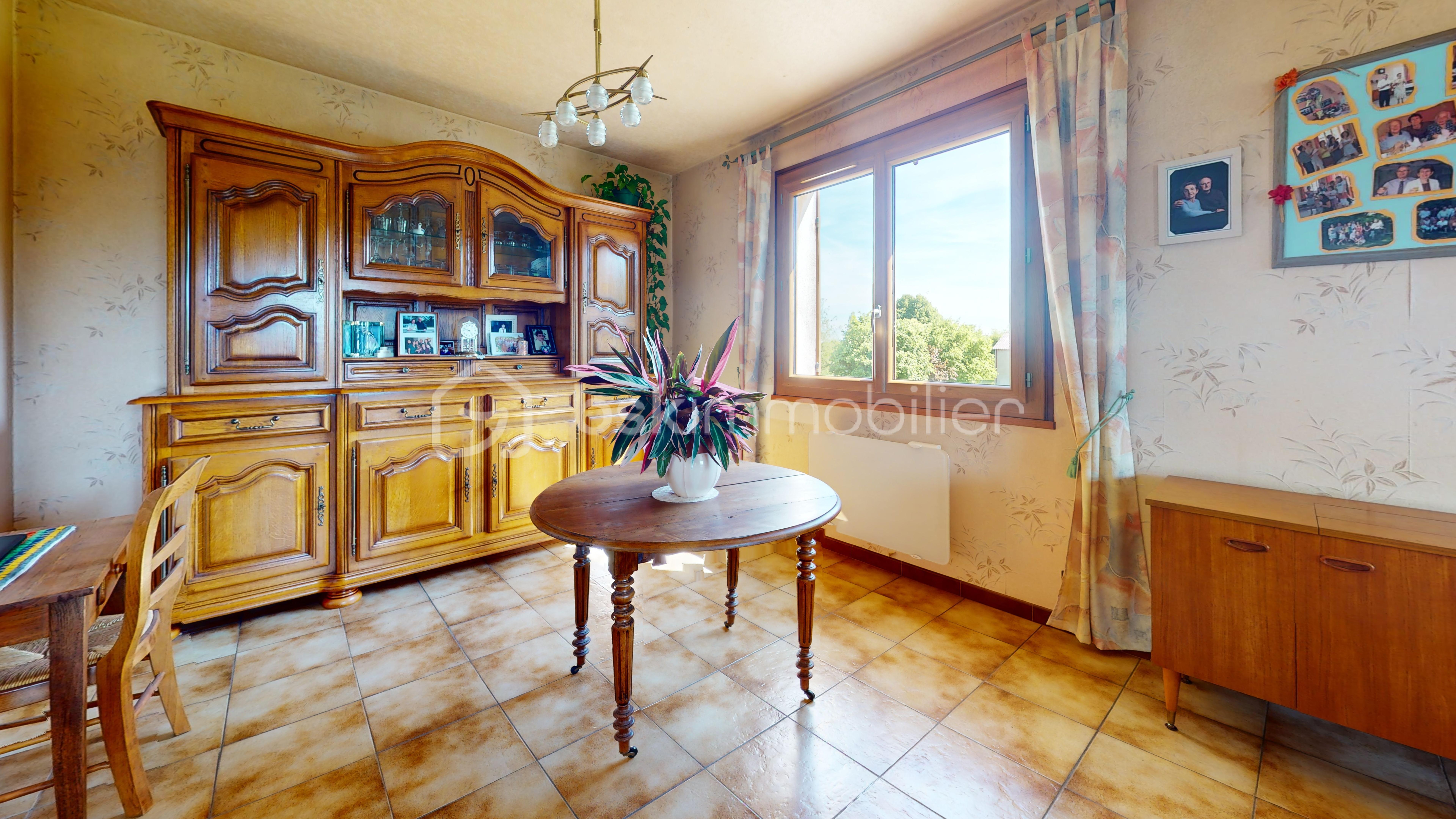 6-Impasse-du-Carouge-Dining-Room.jpg