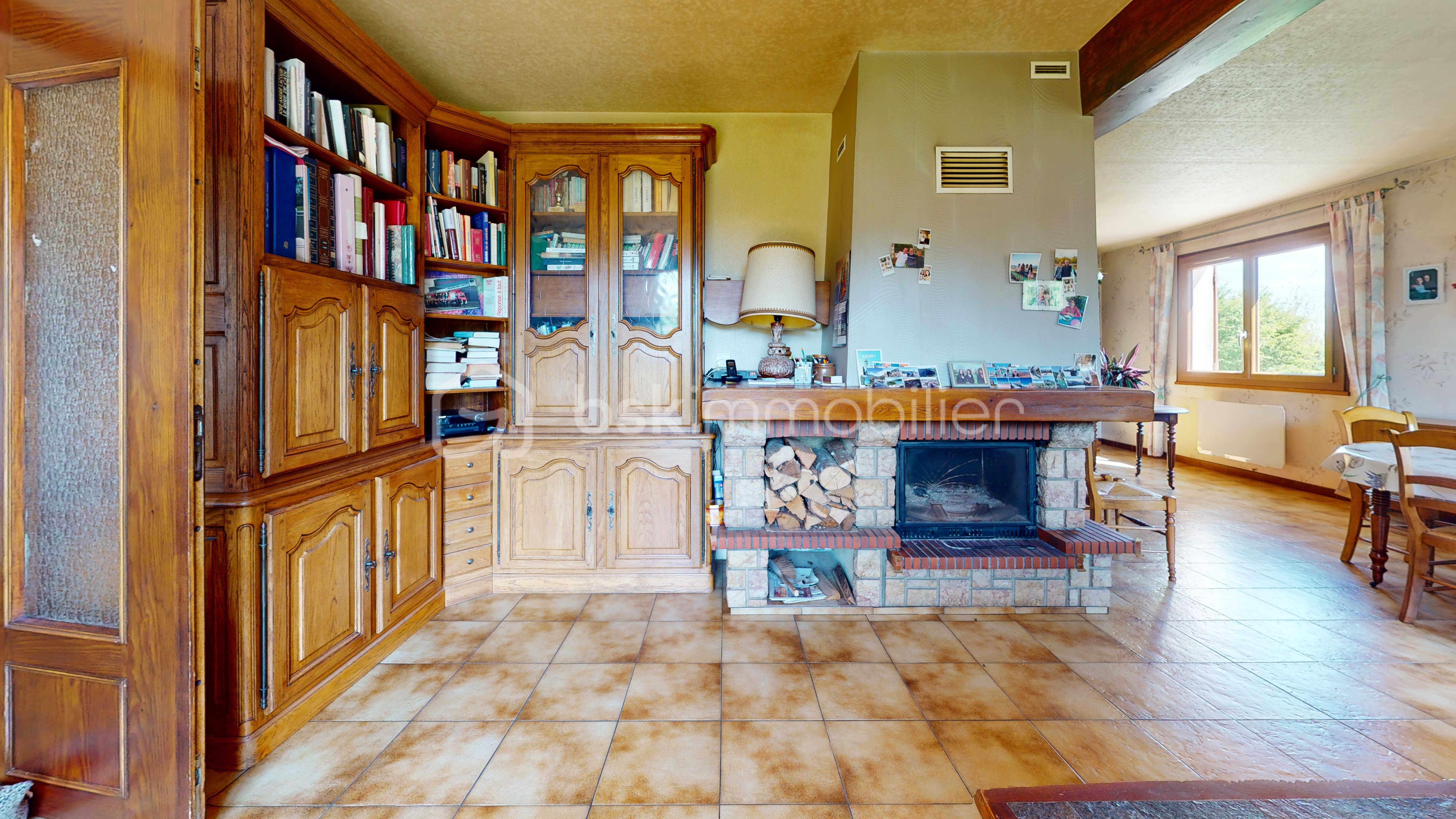 6-Impasse-du-Carouge-Living-Room.jpg
