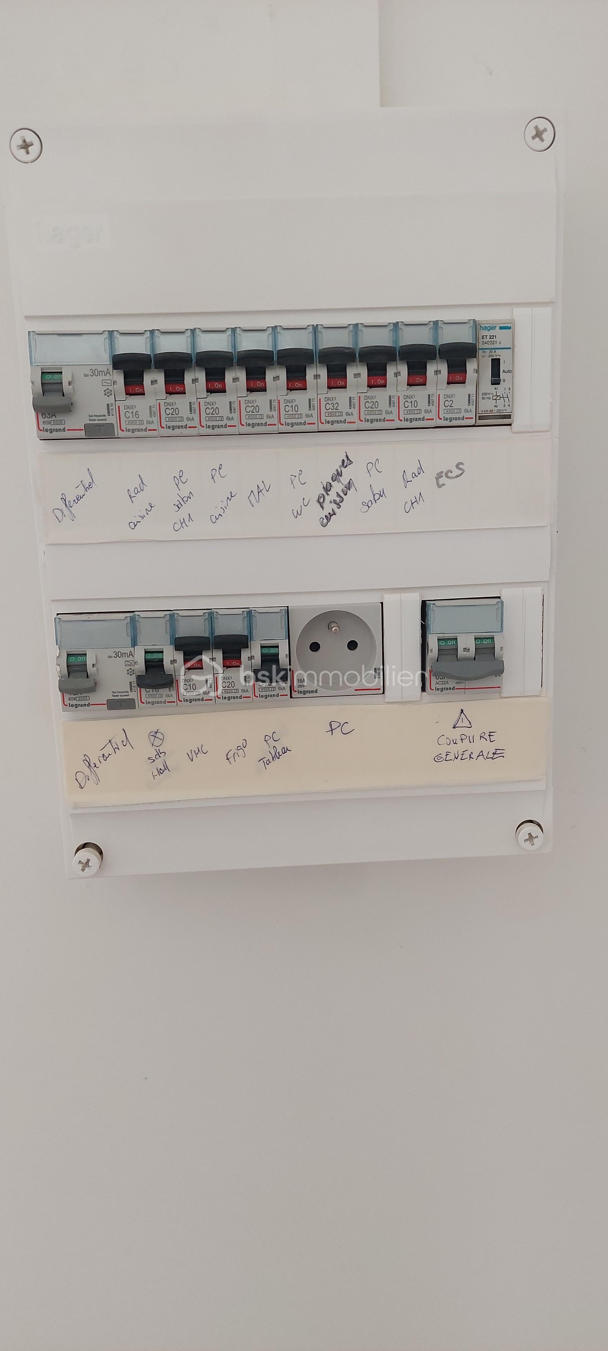 Immeuble mixte de 102,01 m² - 20250724_120125 (1).jpg