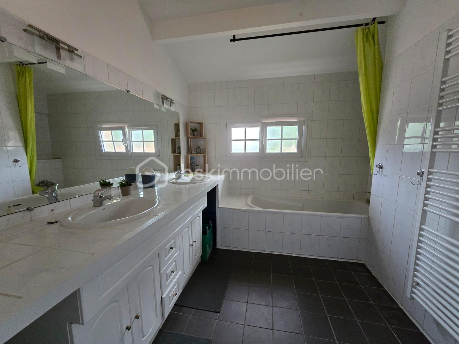 Maison de 178 m² - Salle de bain .jpg