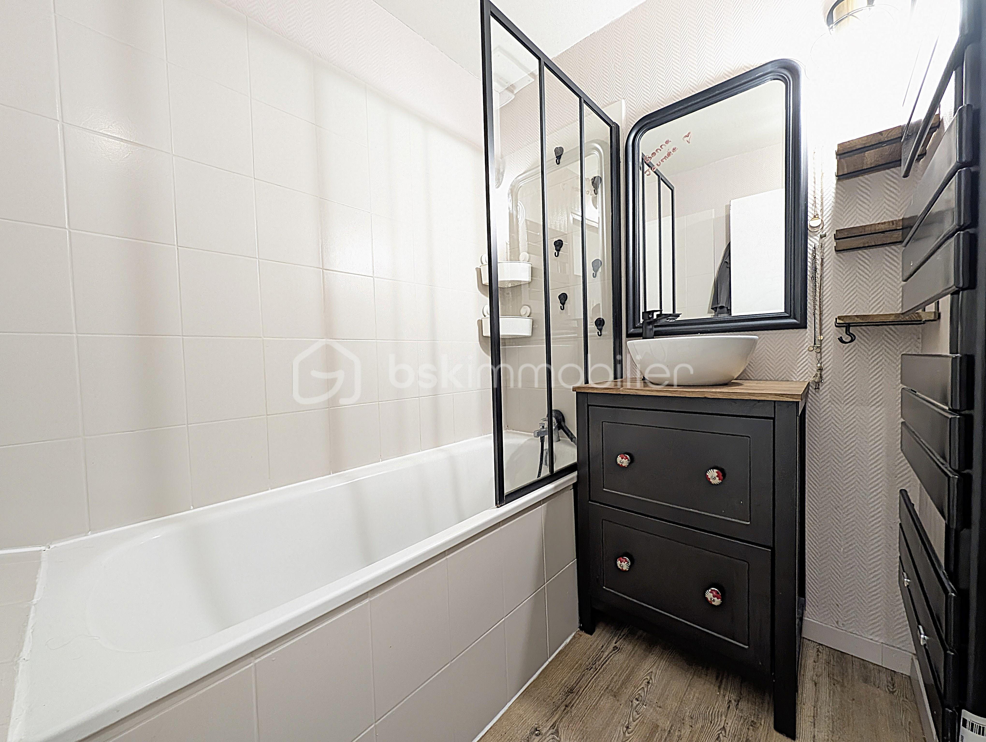 Appartement de 101,30 m² - 2.jpg