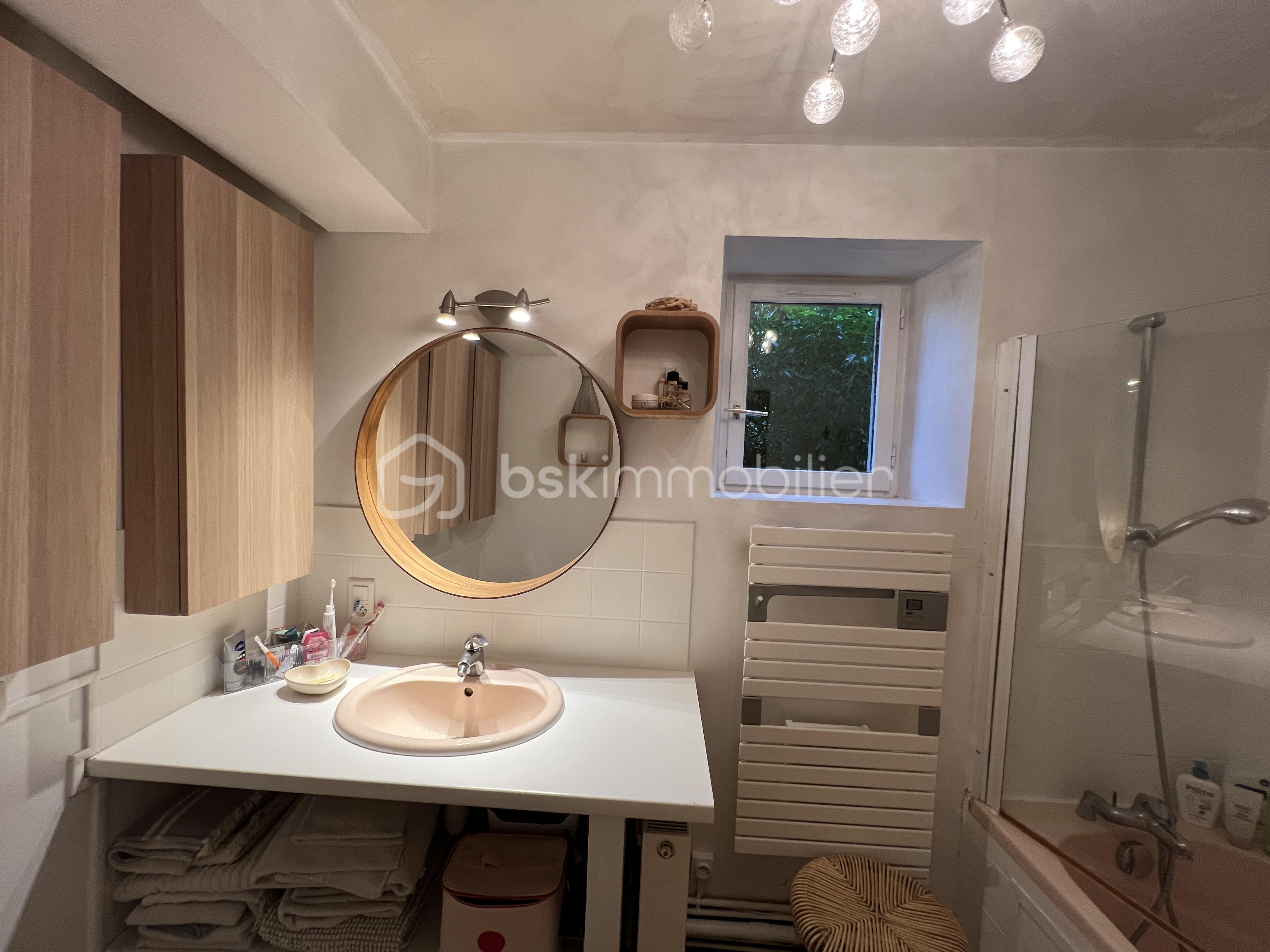 Maison ancienne de 175 m² - NICOLAS VAN DE WALLE BSK IMMOBILIER GOUSSAINVILE LOLY Salle de bain .JPG