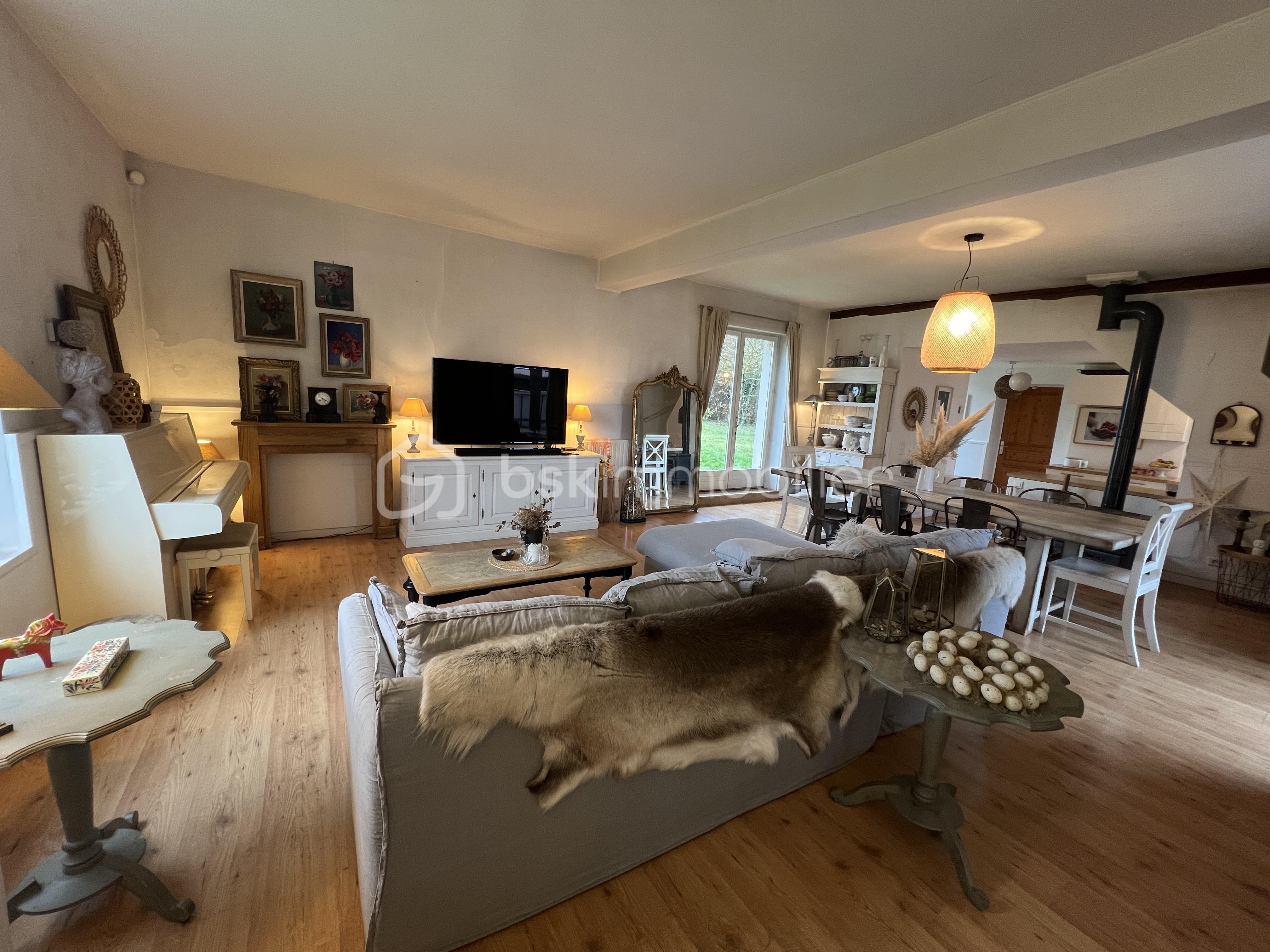 Maison ancienne de 153,89 m² - NICOLAS VAN DE WALLE BSK IMMOBILIER GOUSSAINVILLE MAISON CHAMBRE LOLY 31.JPG