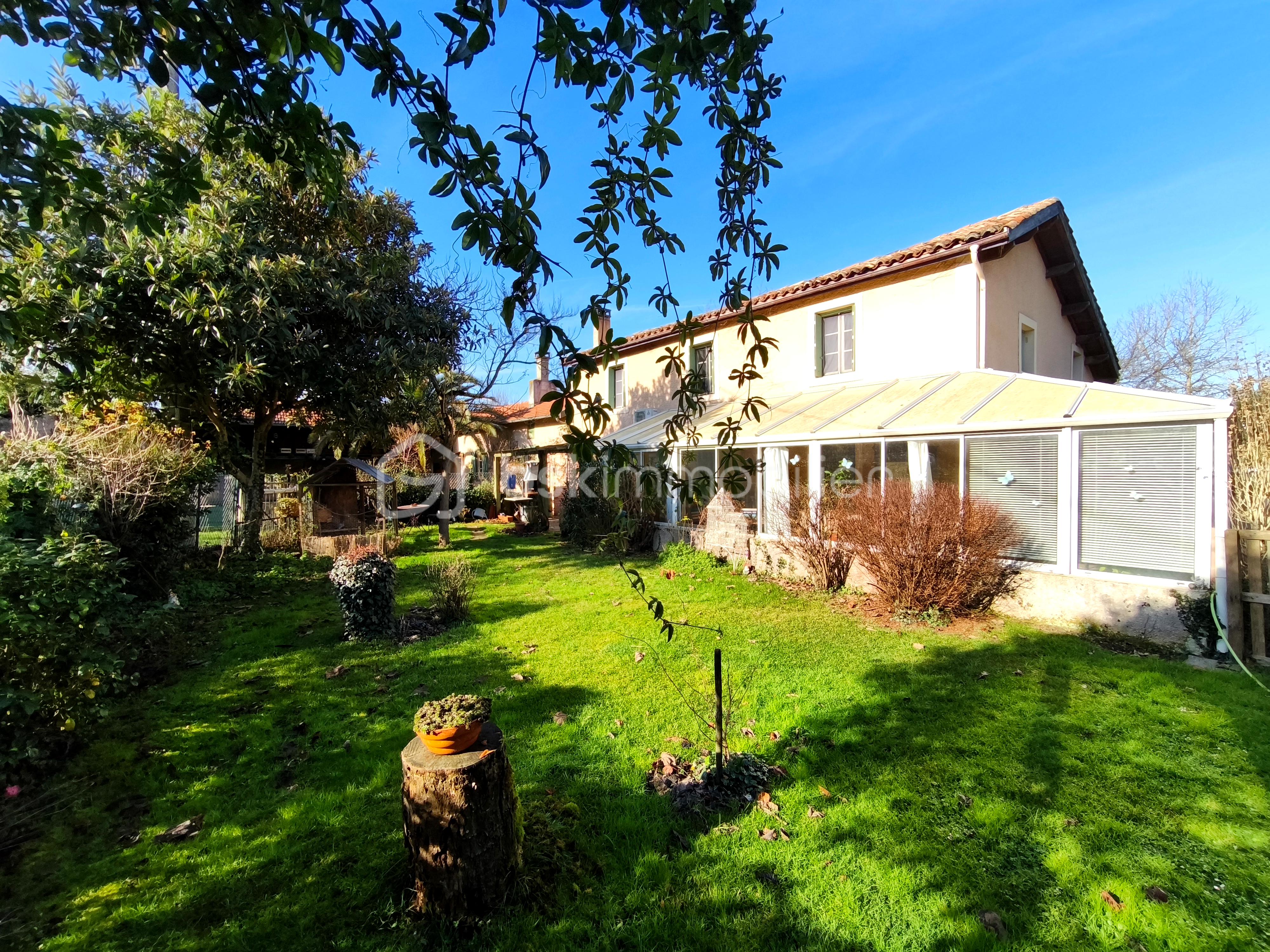 Maison ancienne de 225 m² - 1742895303013.jpg