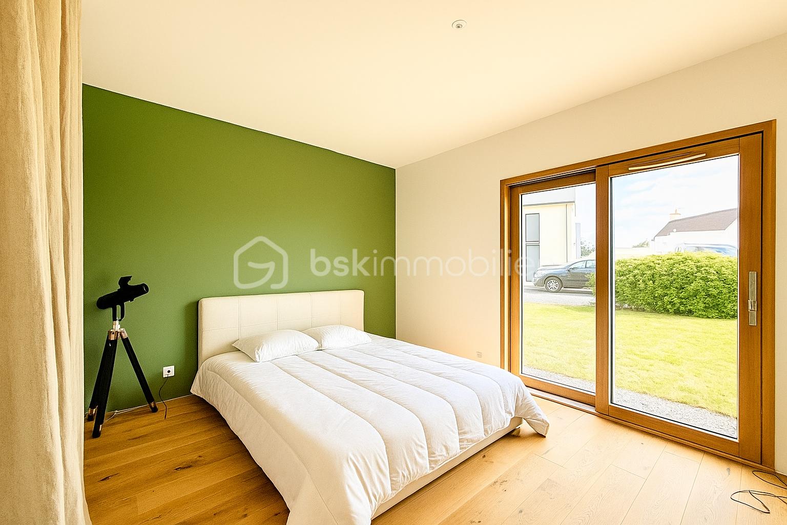 Maison contemporaine de 124 m² - CHAMBRE RDC.png