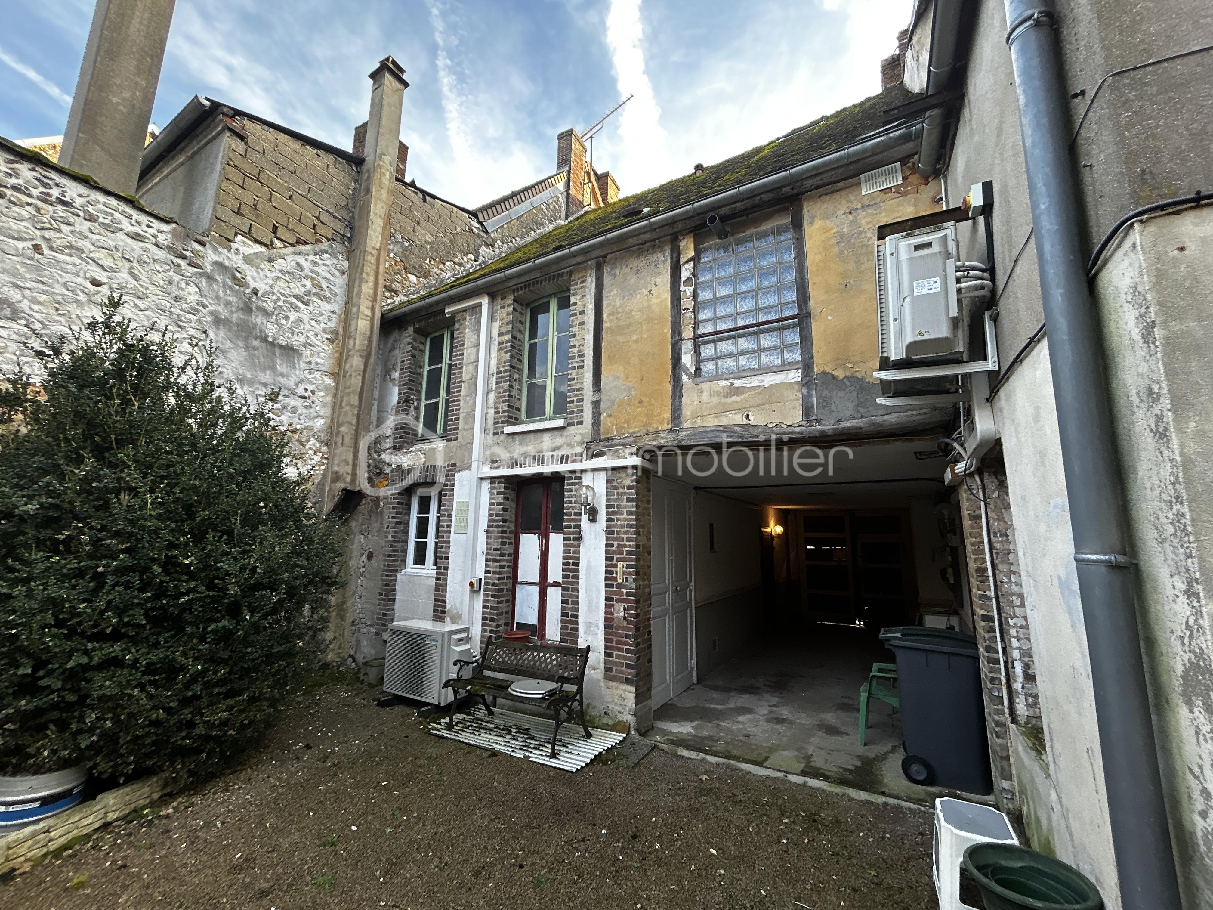 Immeuble de 186 m² - tempImageL651NG.png