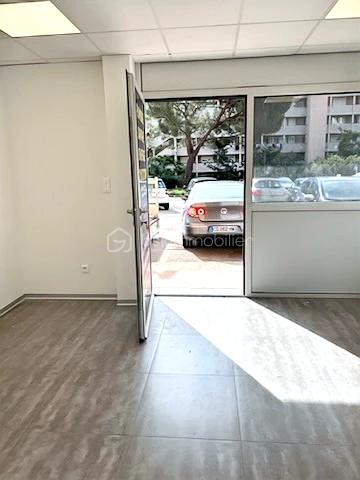 Local d activites de 140 m² - liloo-downloaderjkMoQ2