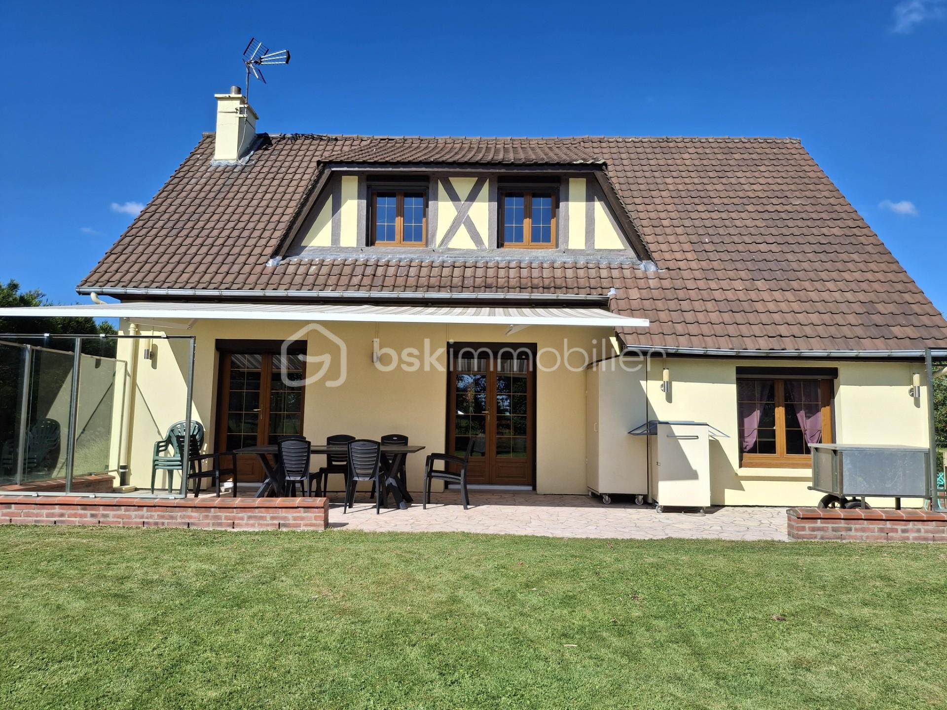 Maison de 120 m² - FACADE COTE JARDIN STORE BAN PAYSAGE.jpg