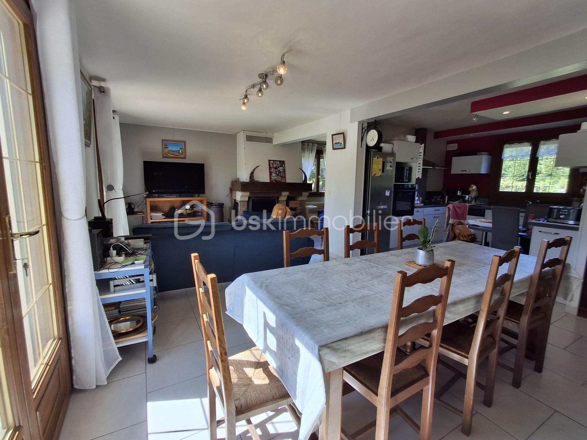 Maison de 120 m² - PIECE DE VIE PAYSAGE  VERS CHEMINEE.jpg