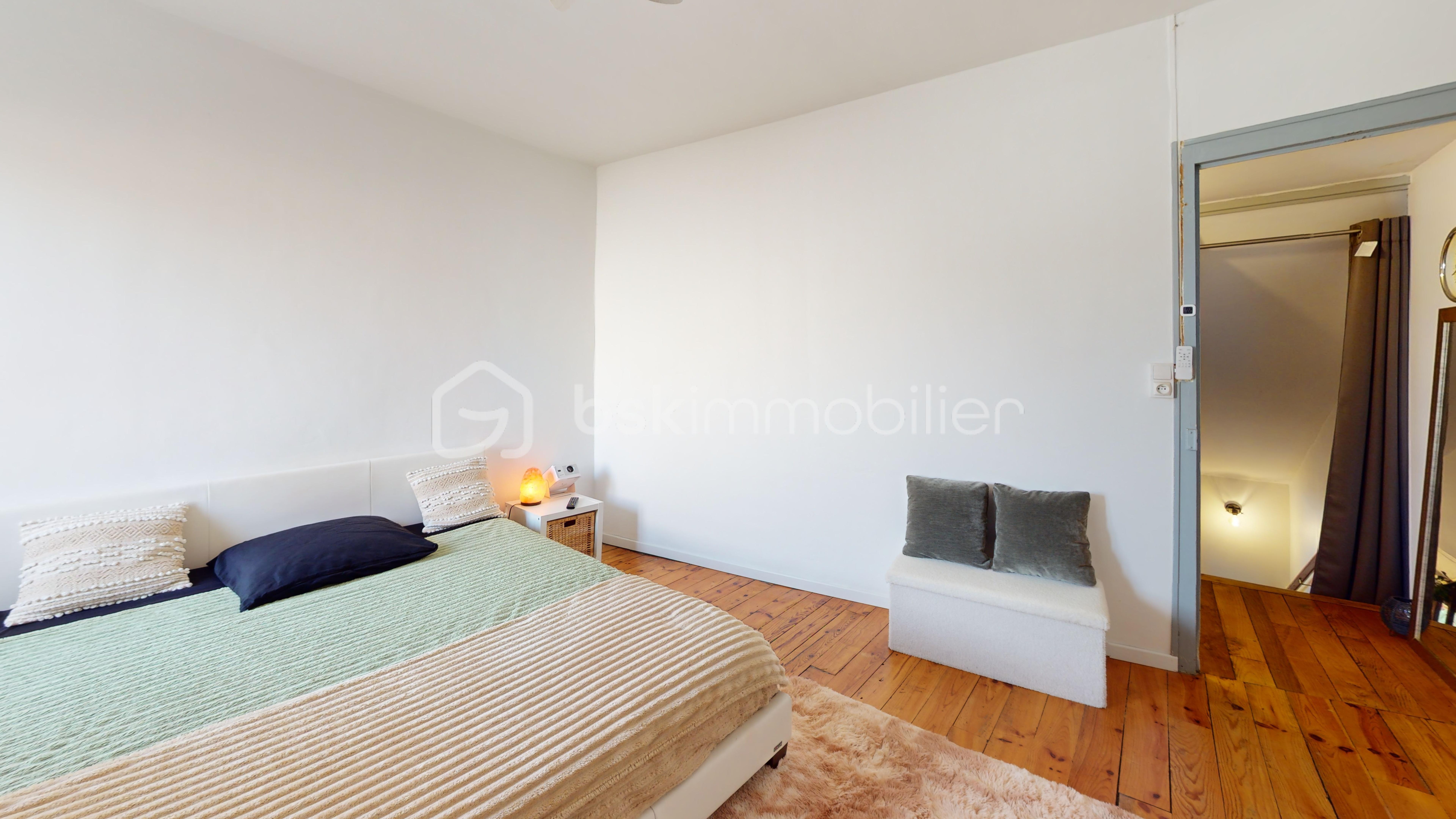St-Severin-Bedroom 4.jpg